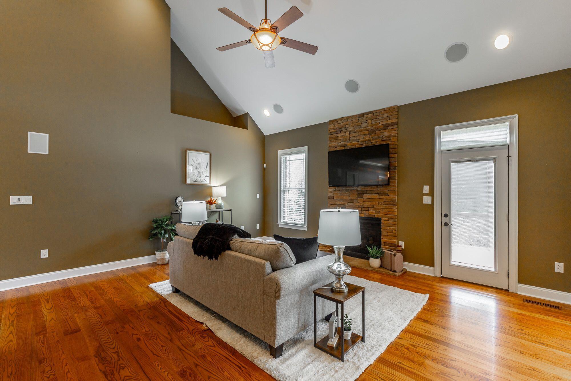 103 N Pointe Road