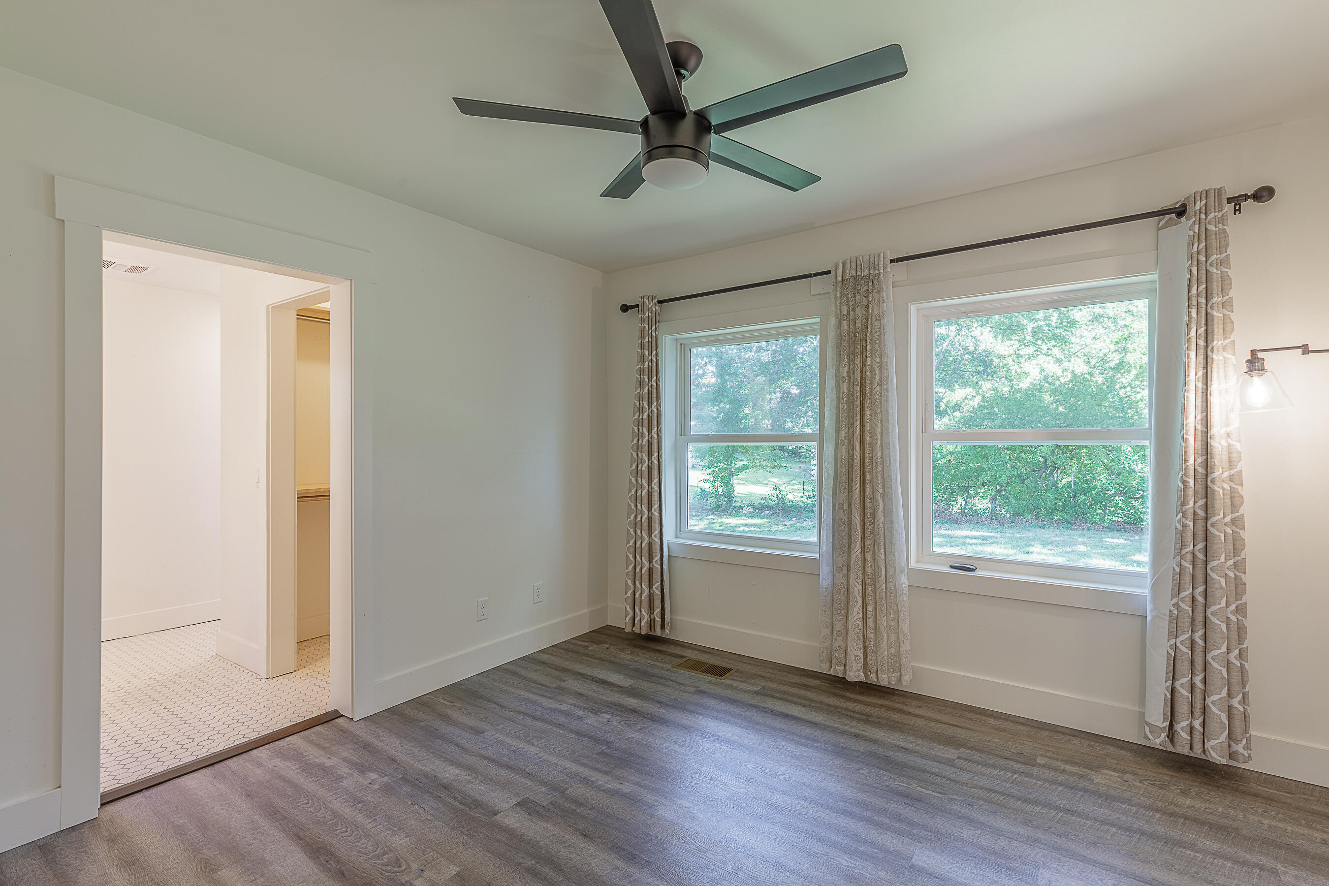 712 N Oakwood Street