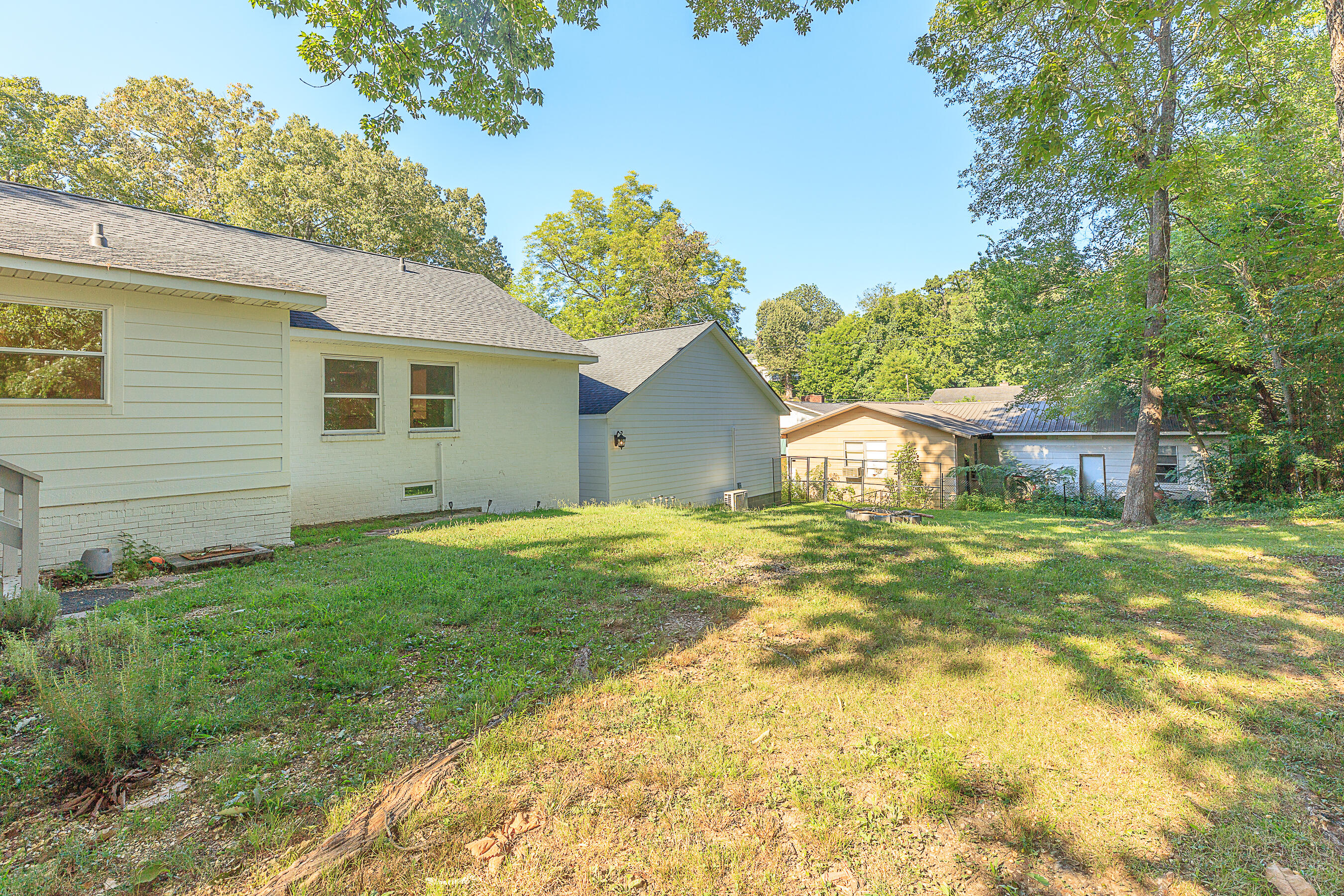 712 N Oakwood Street