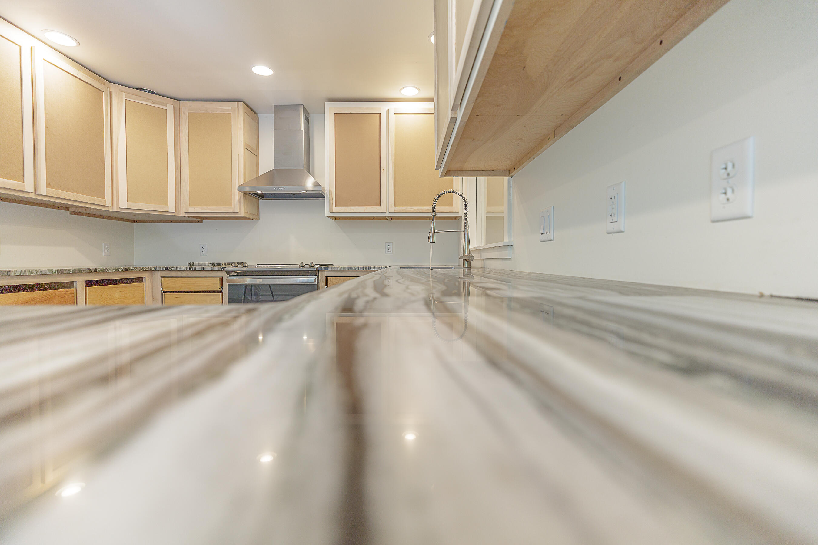 712 N Oakwood Street