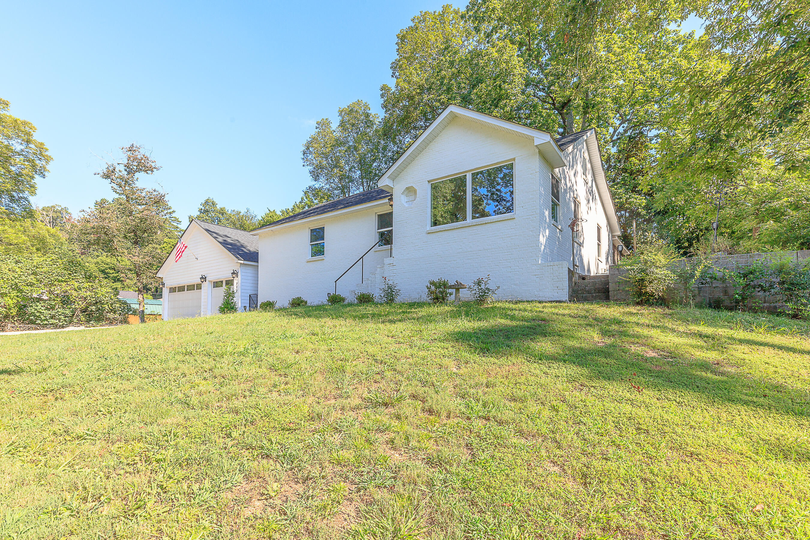 712 N Oakwood Street