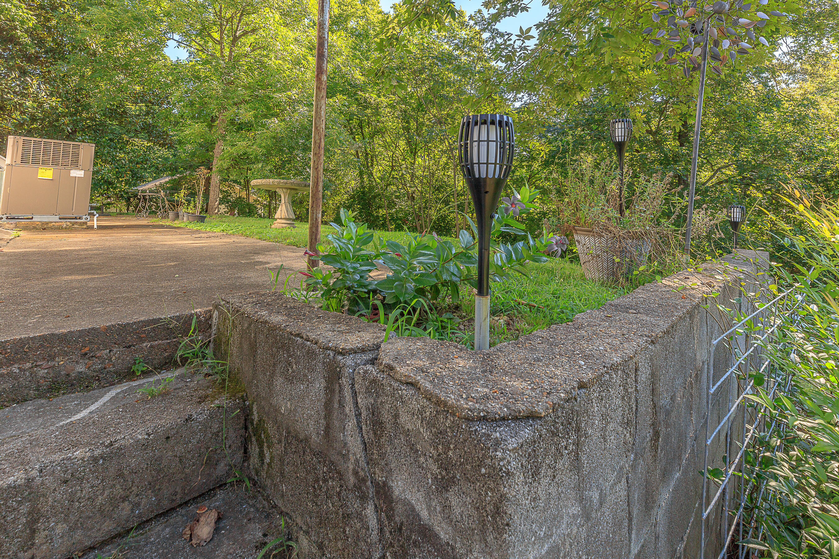 712 N Oakwood Street