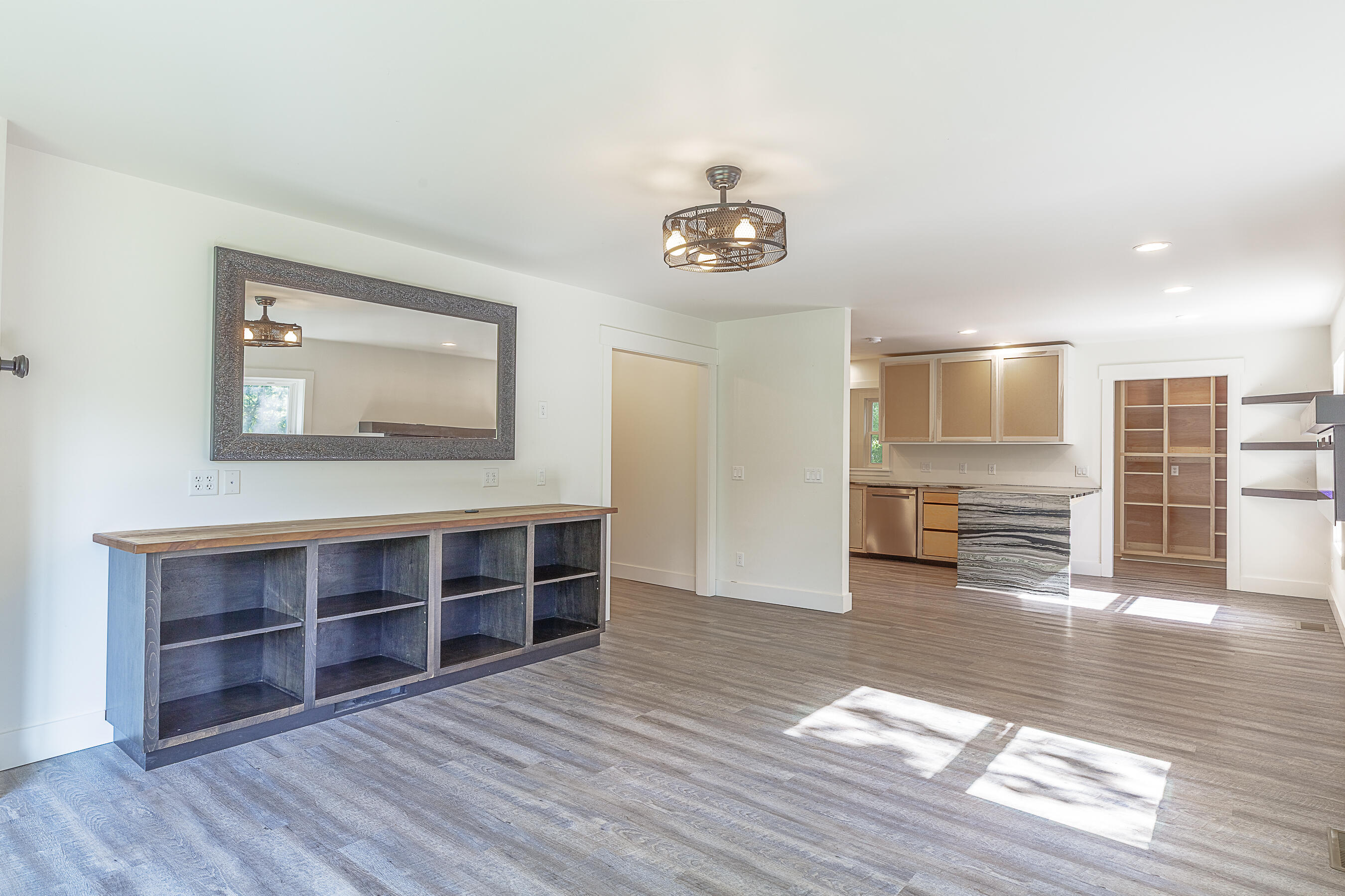 712 N Oakwood Street