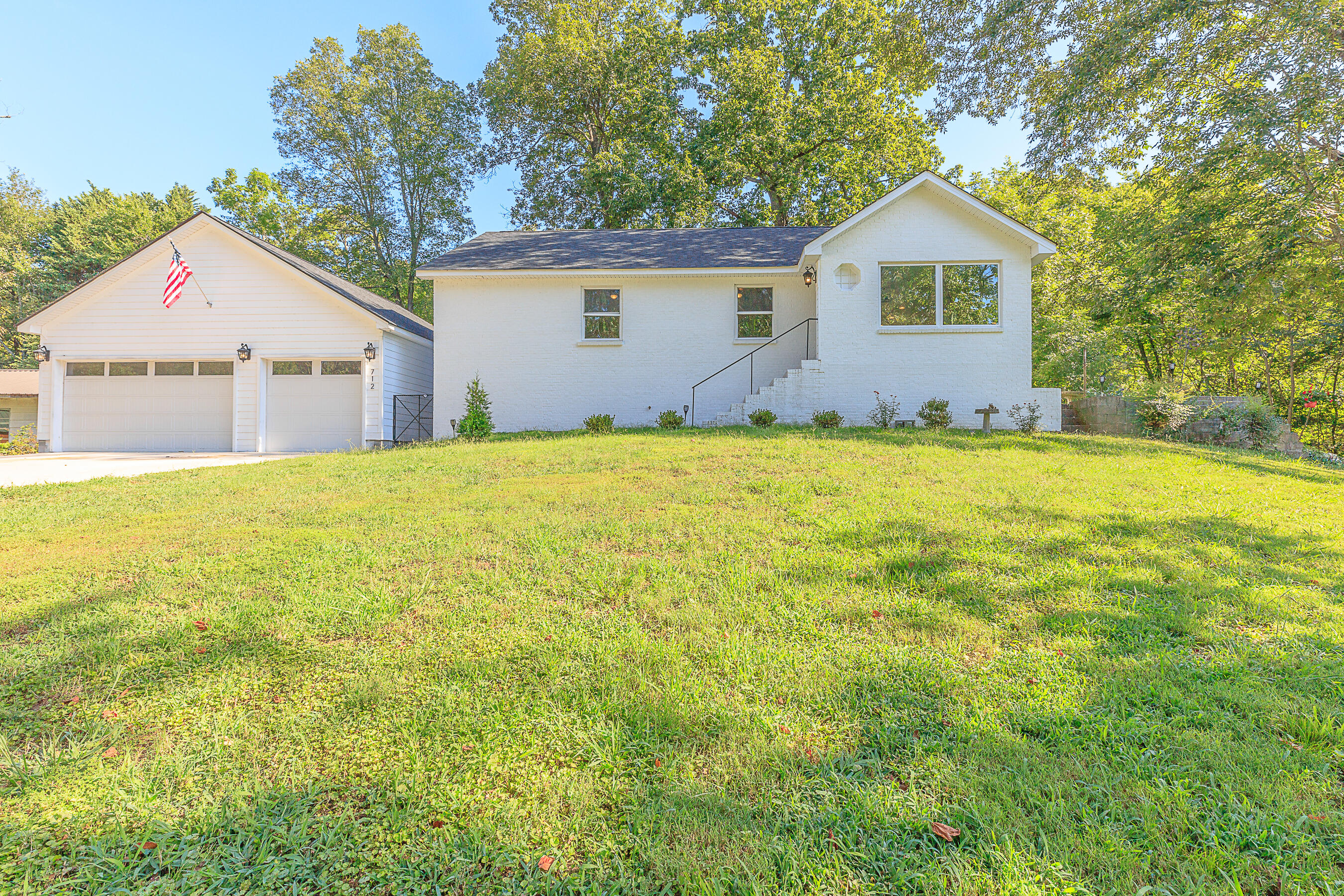 712 N Oakwood Street