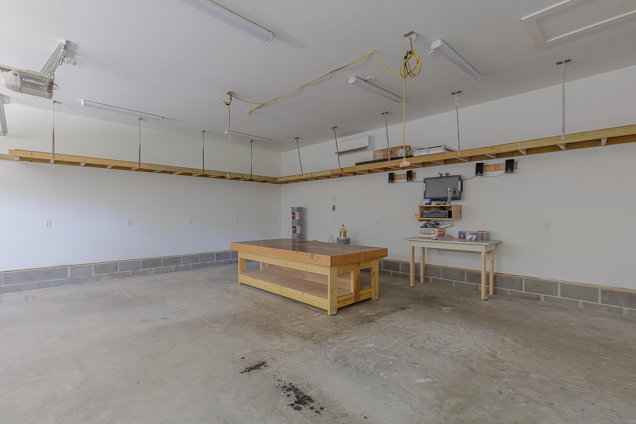 712 N Oakwood Street