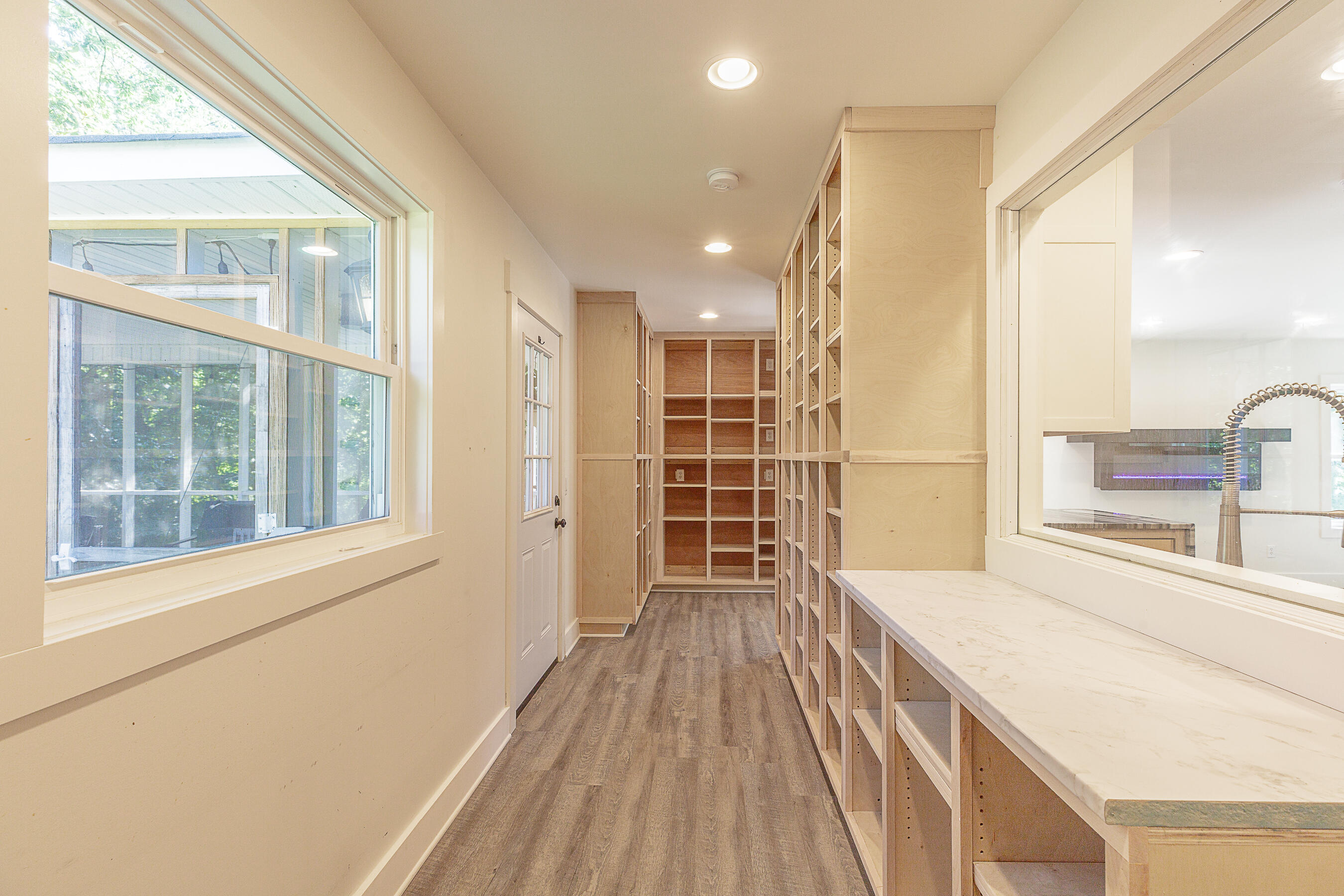 712 N Oakwood Street