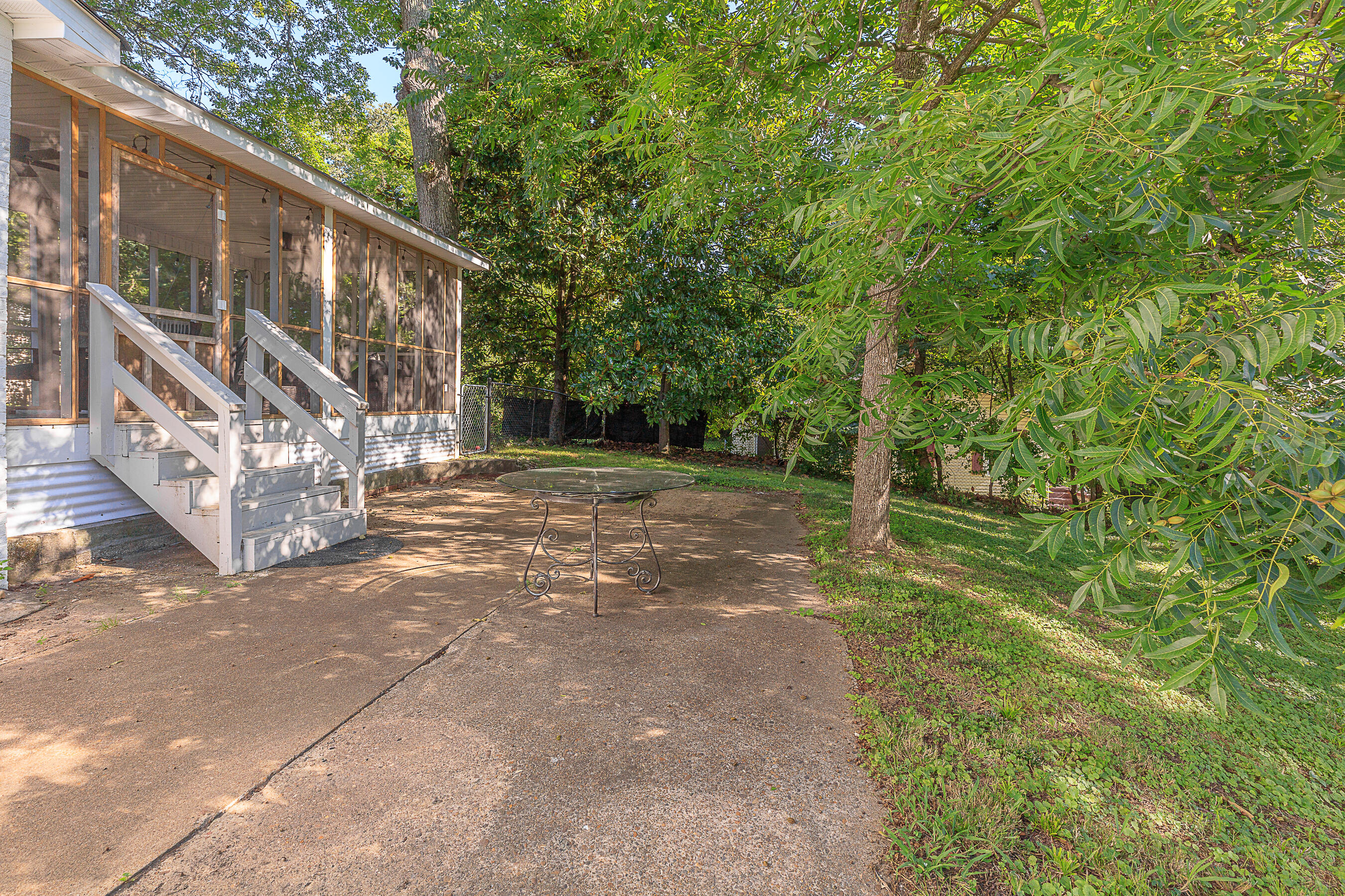 712 N Oakwood Street