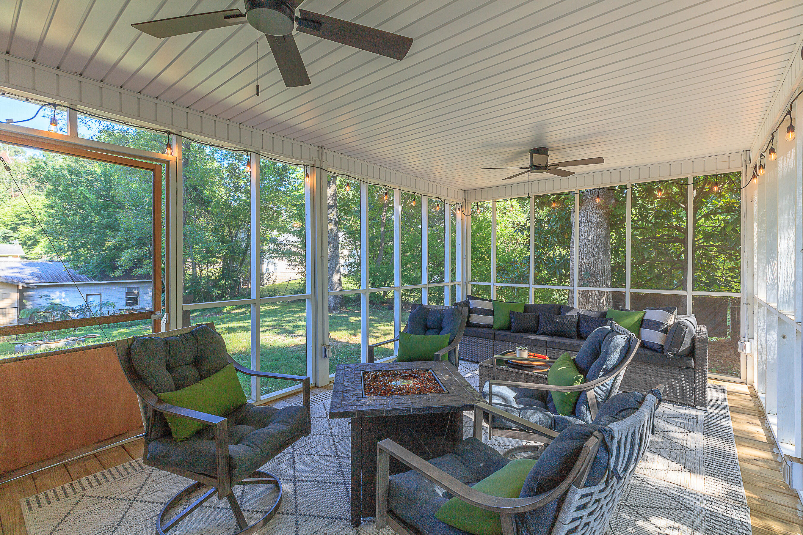 712 N Oakwood Street