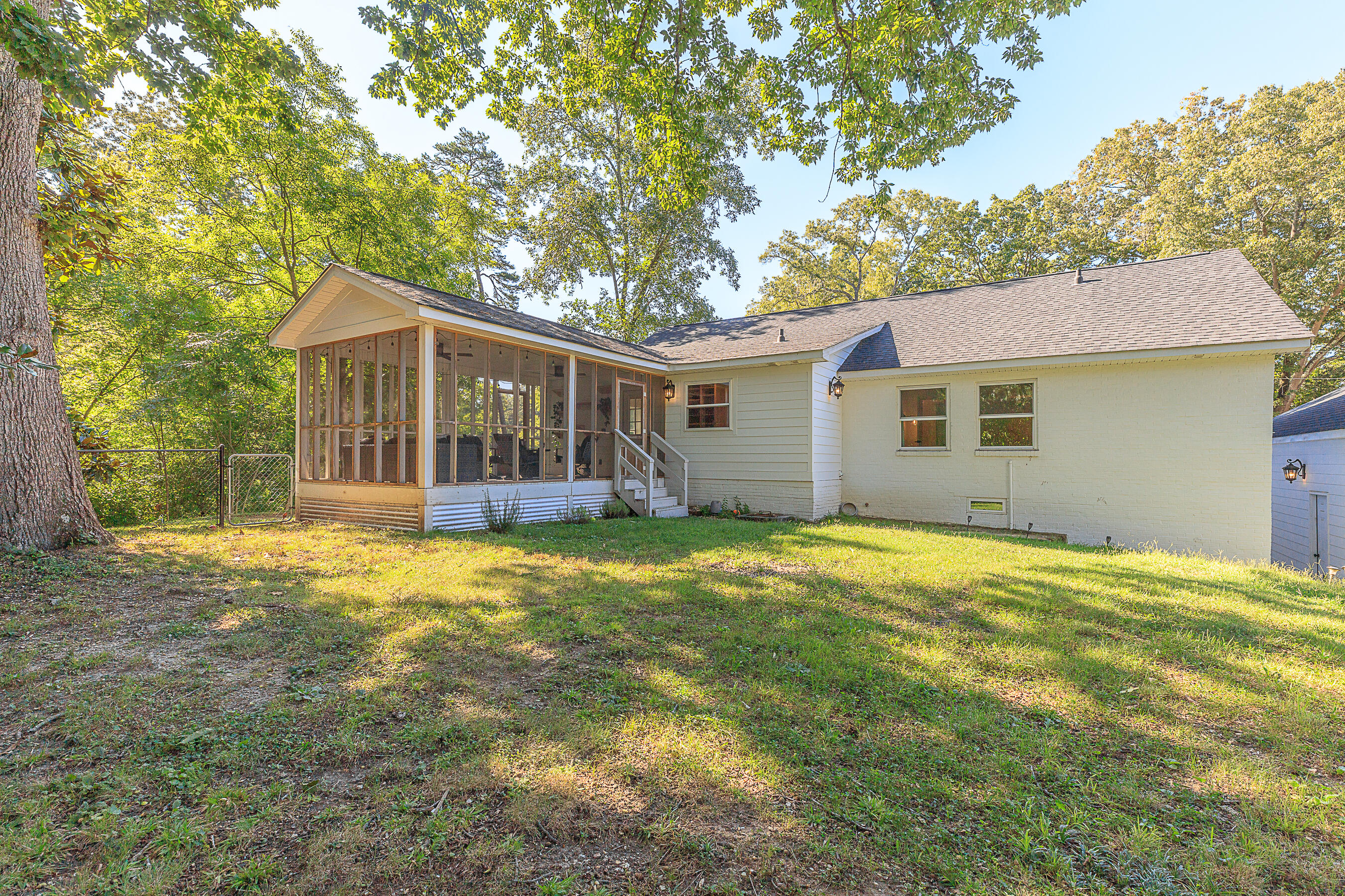 712 N Oakwood Street