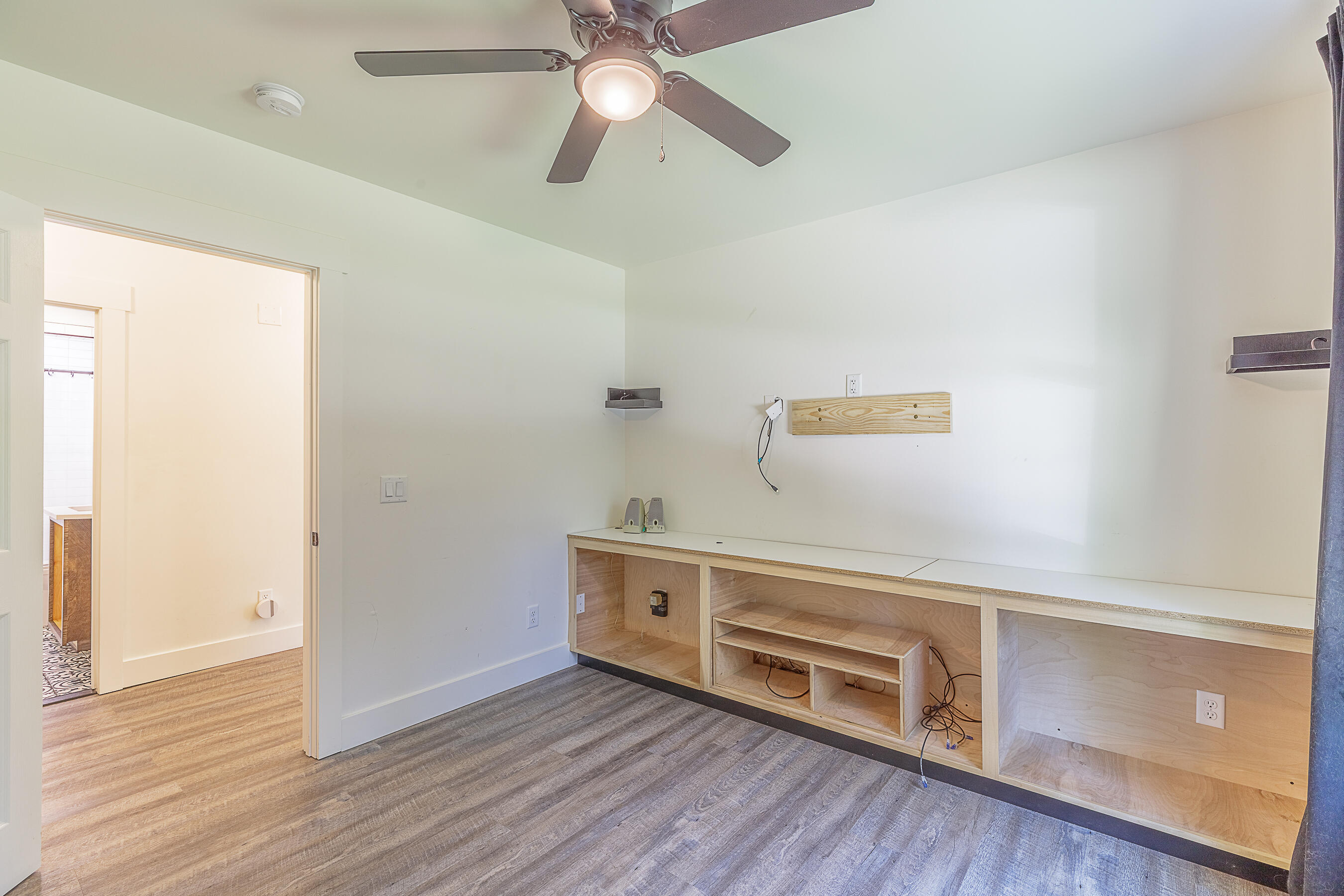 712 N Oakwood Street