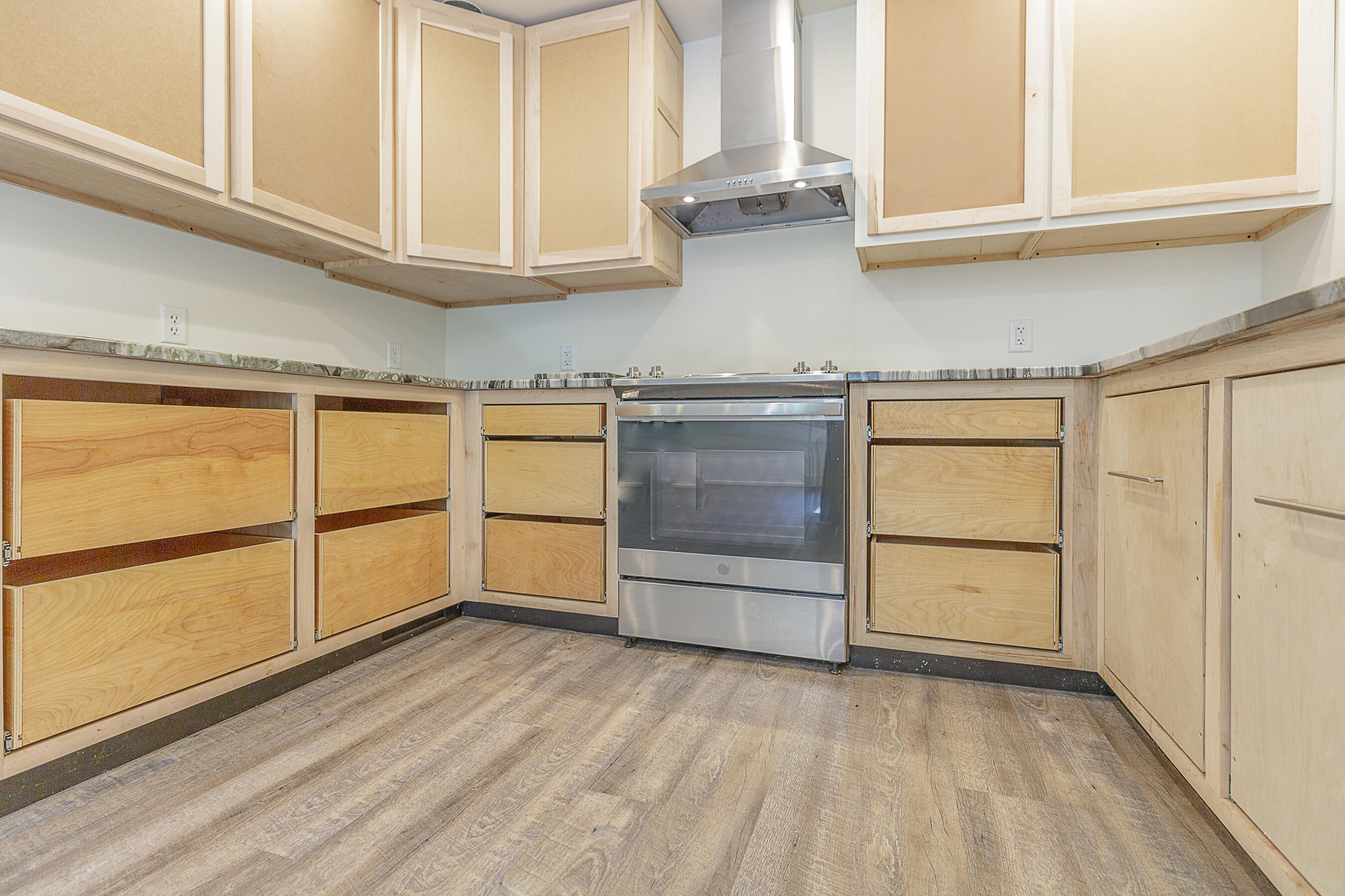 712 N Oakwood Street