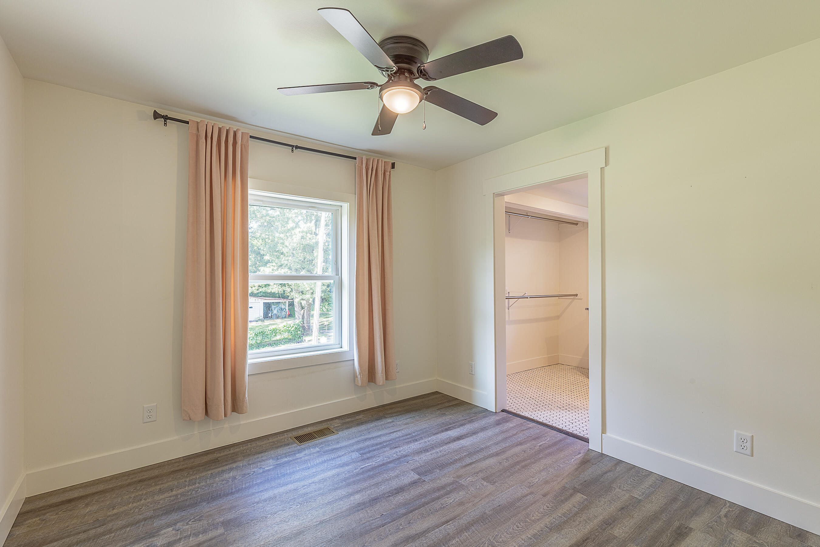 712 N Oakwood Street