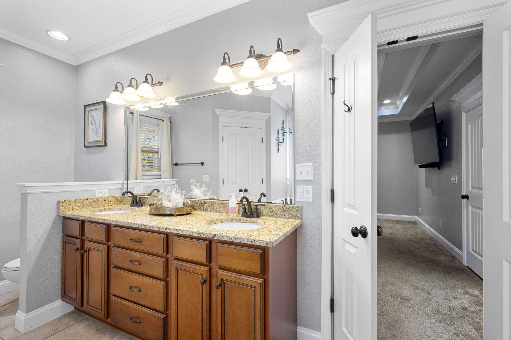 52 Running Oak Drive