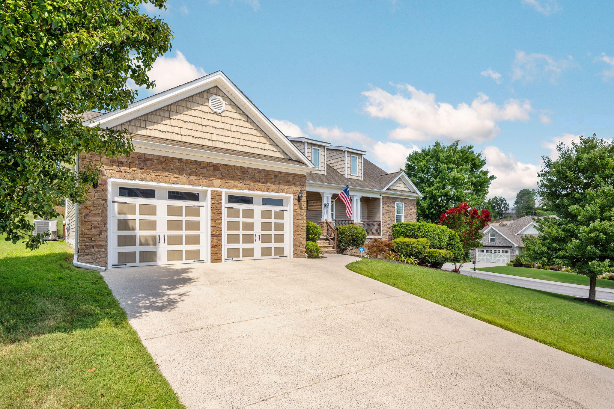 52 Running Oak Drive