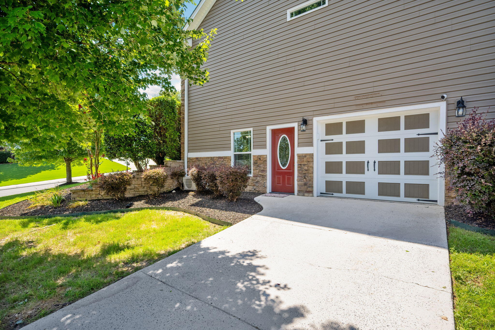 52 Running Oak Drive