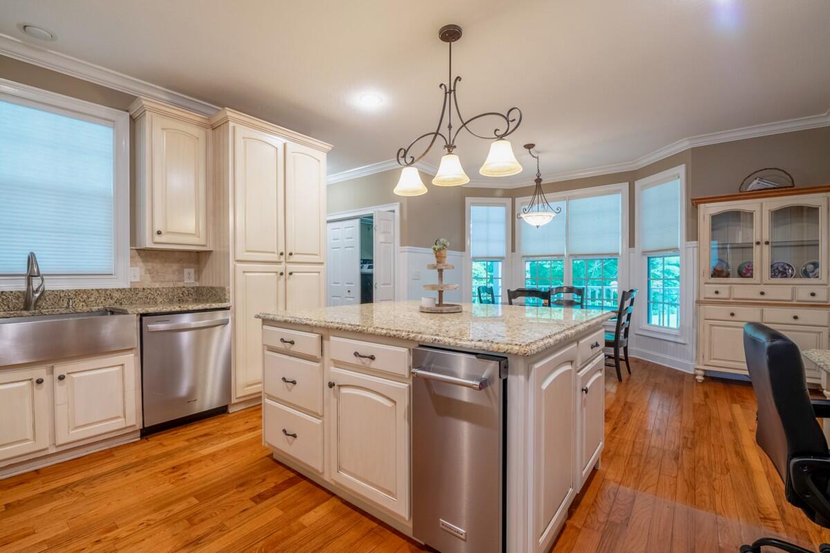 552 Dalrymple Circle