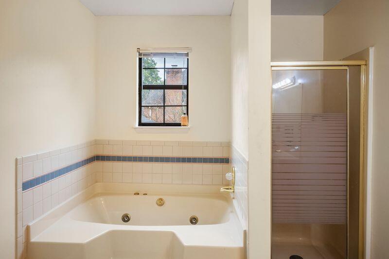 8514 Horseshoe Bend Lane