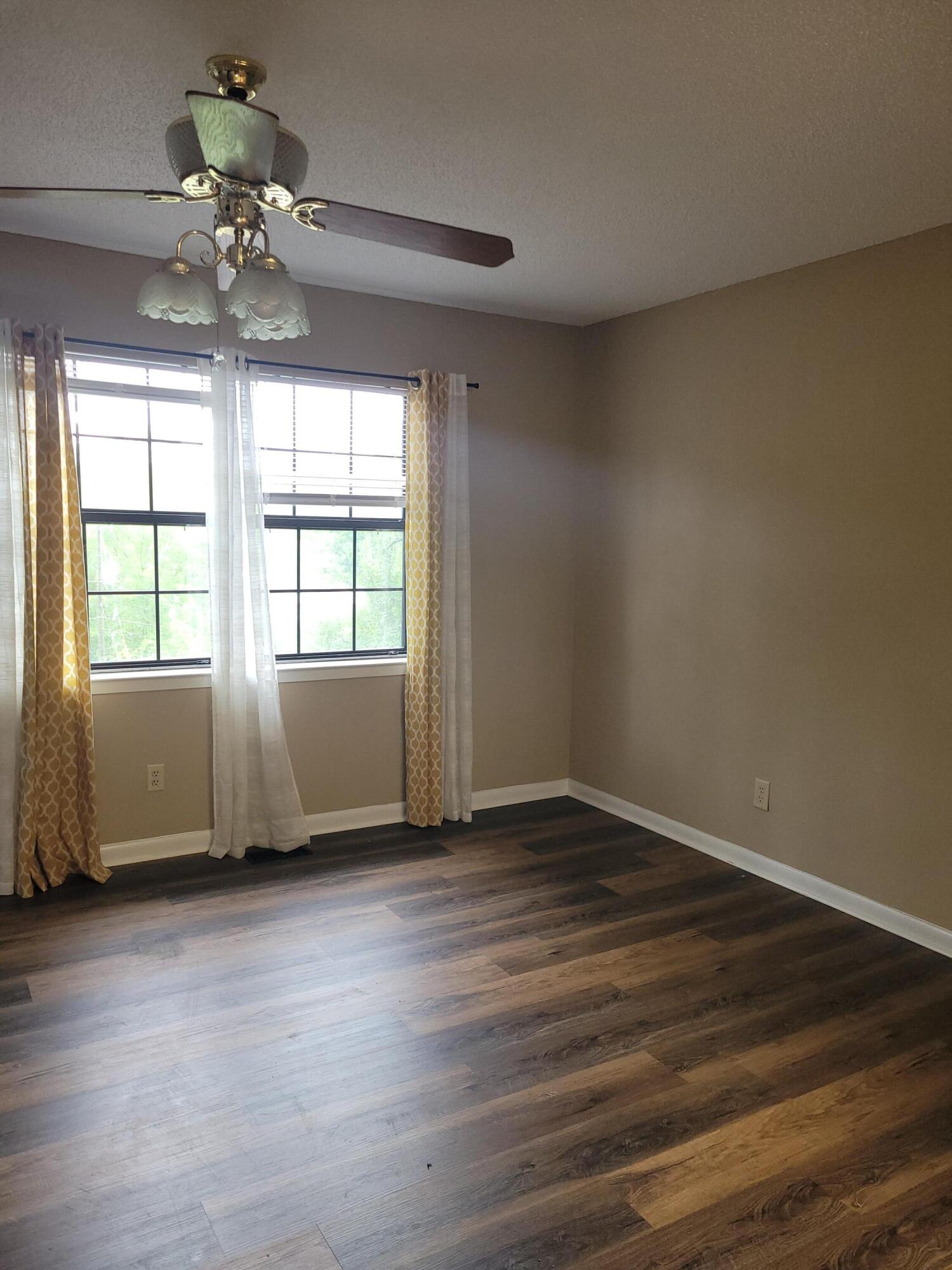 5256 Loblolly Lane