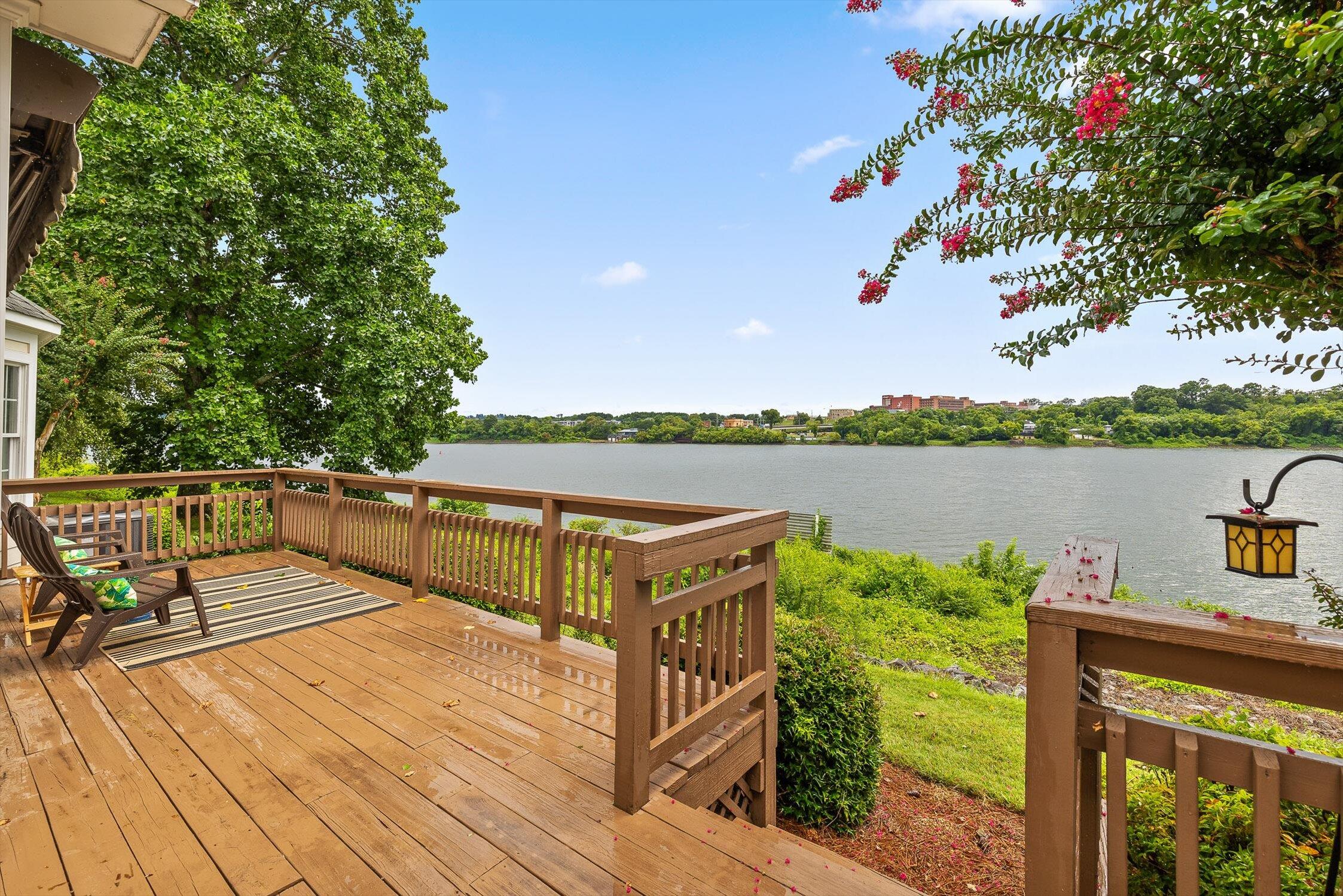 1118 Constitution Drive