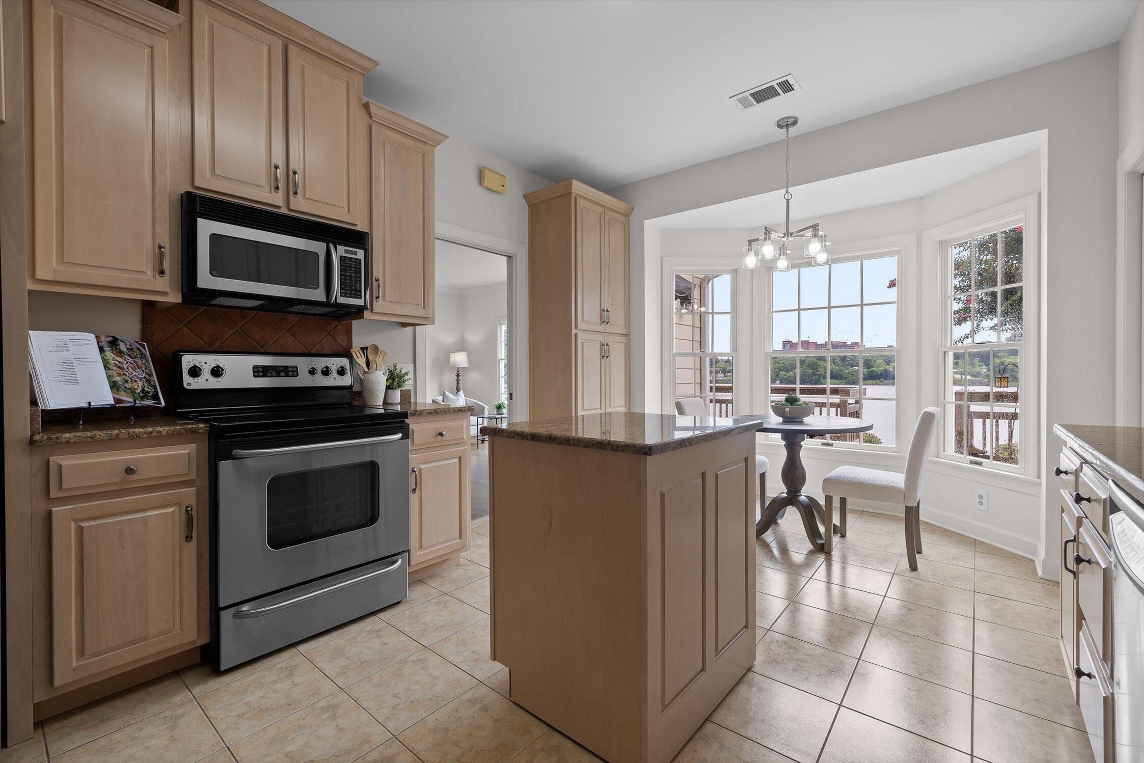 1118 Constitution Drive