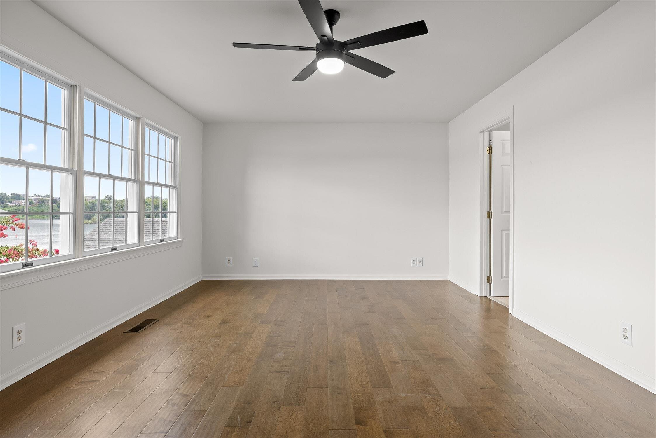 1118 Constitution Drive