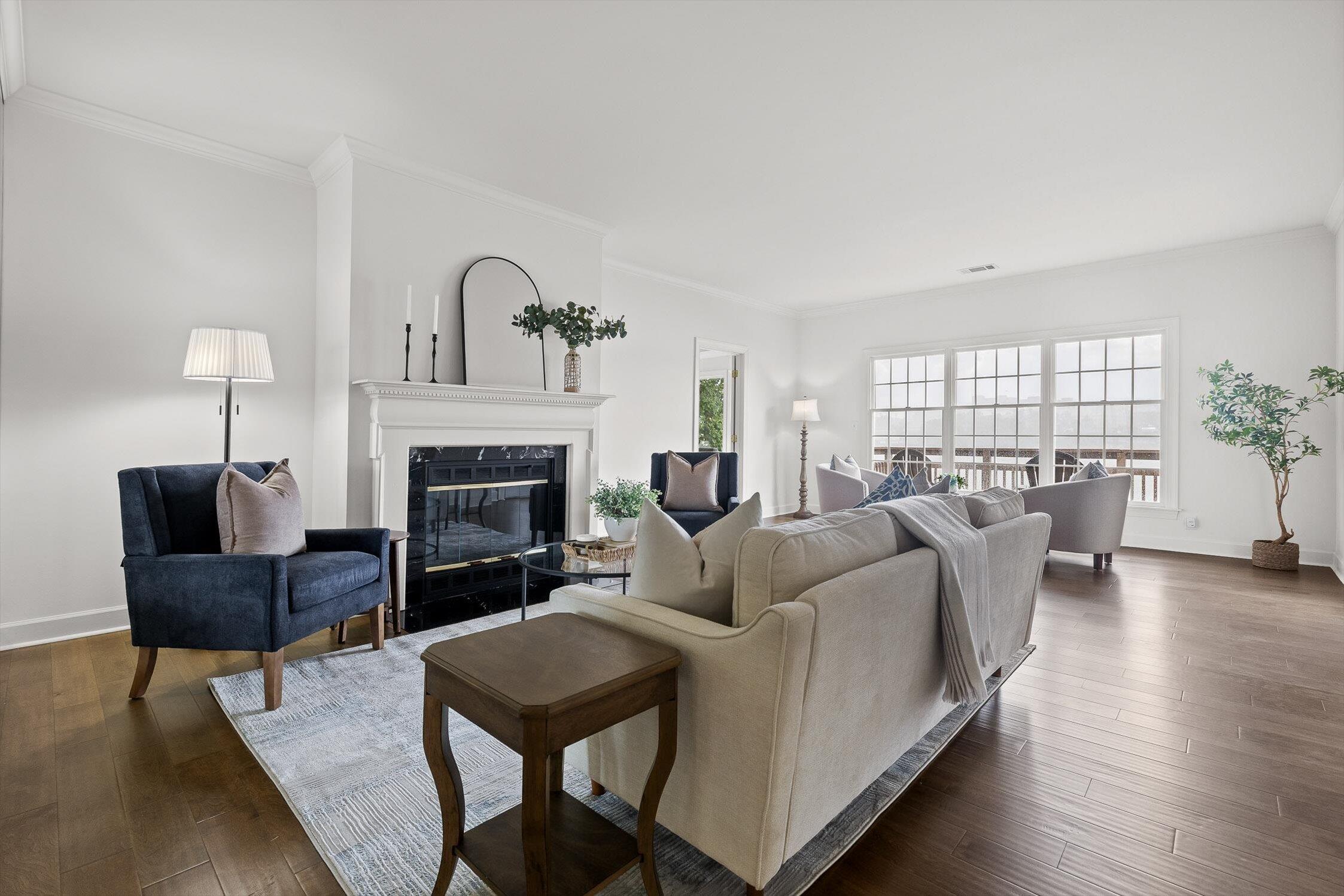 1118 Constitution Drive