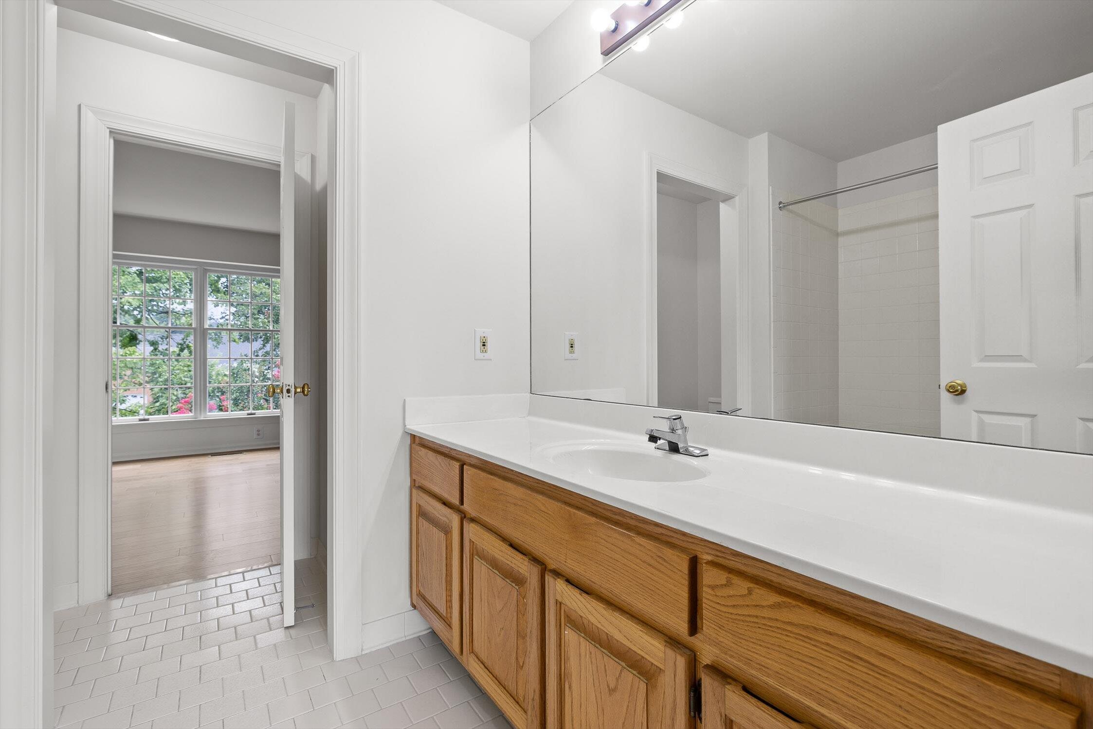 1118 Constitution Drive