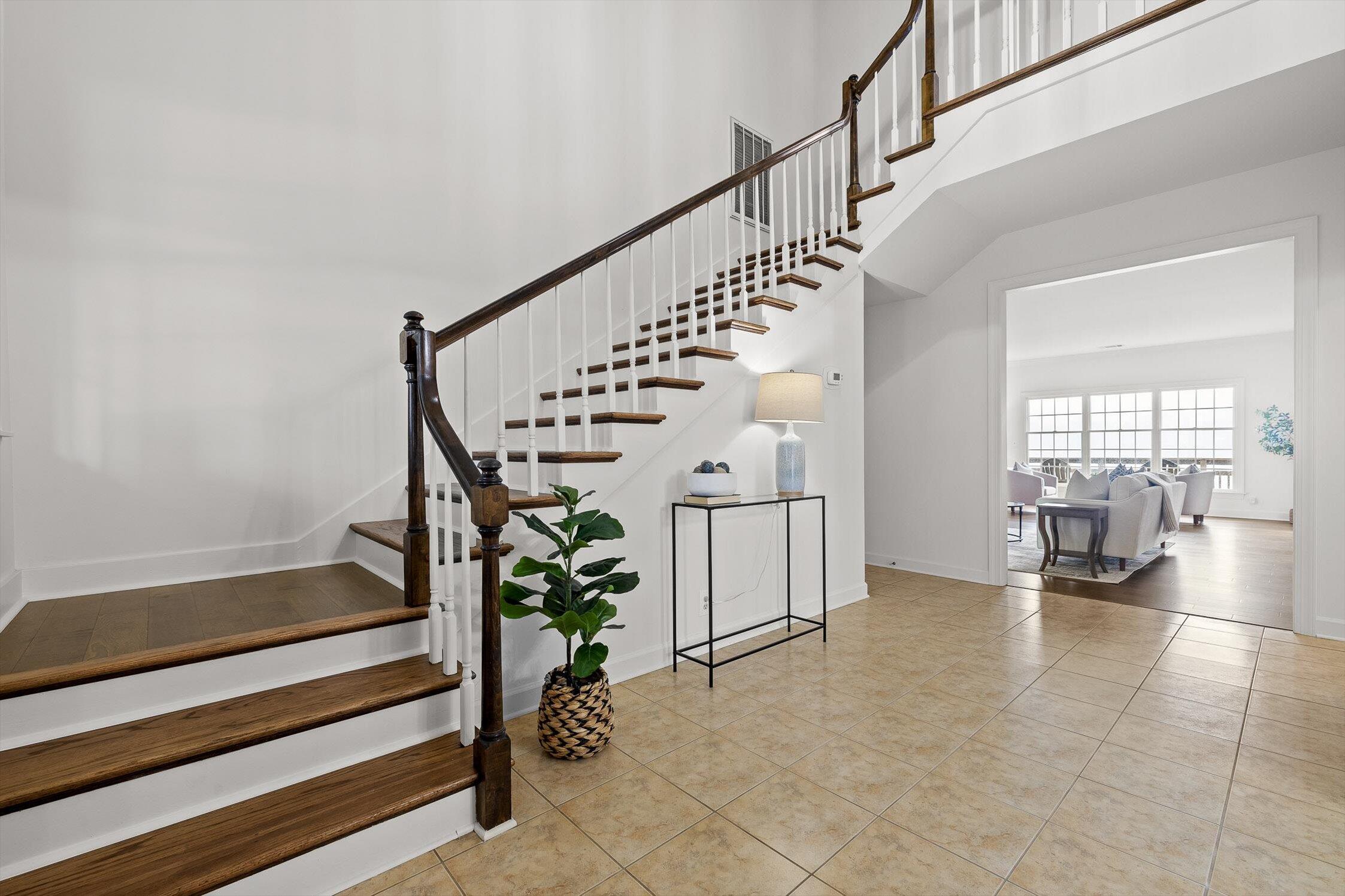 1118 Constitution Drive