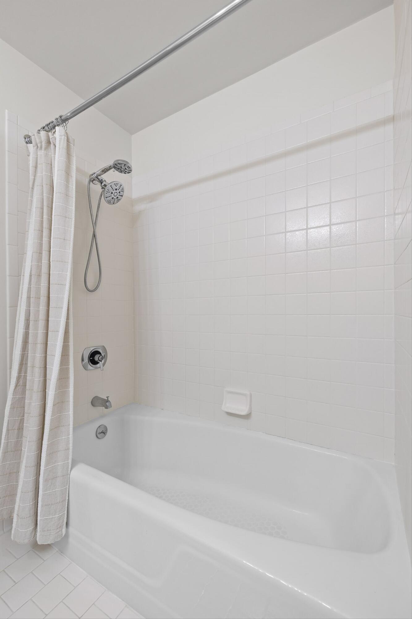 1118 Constitution Drive