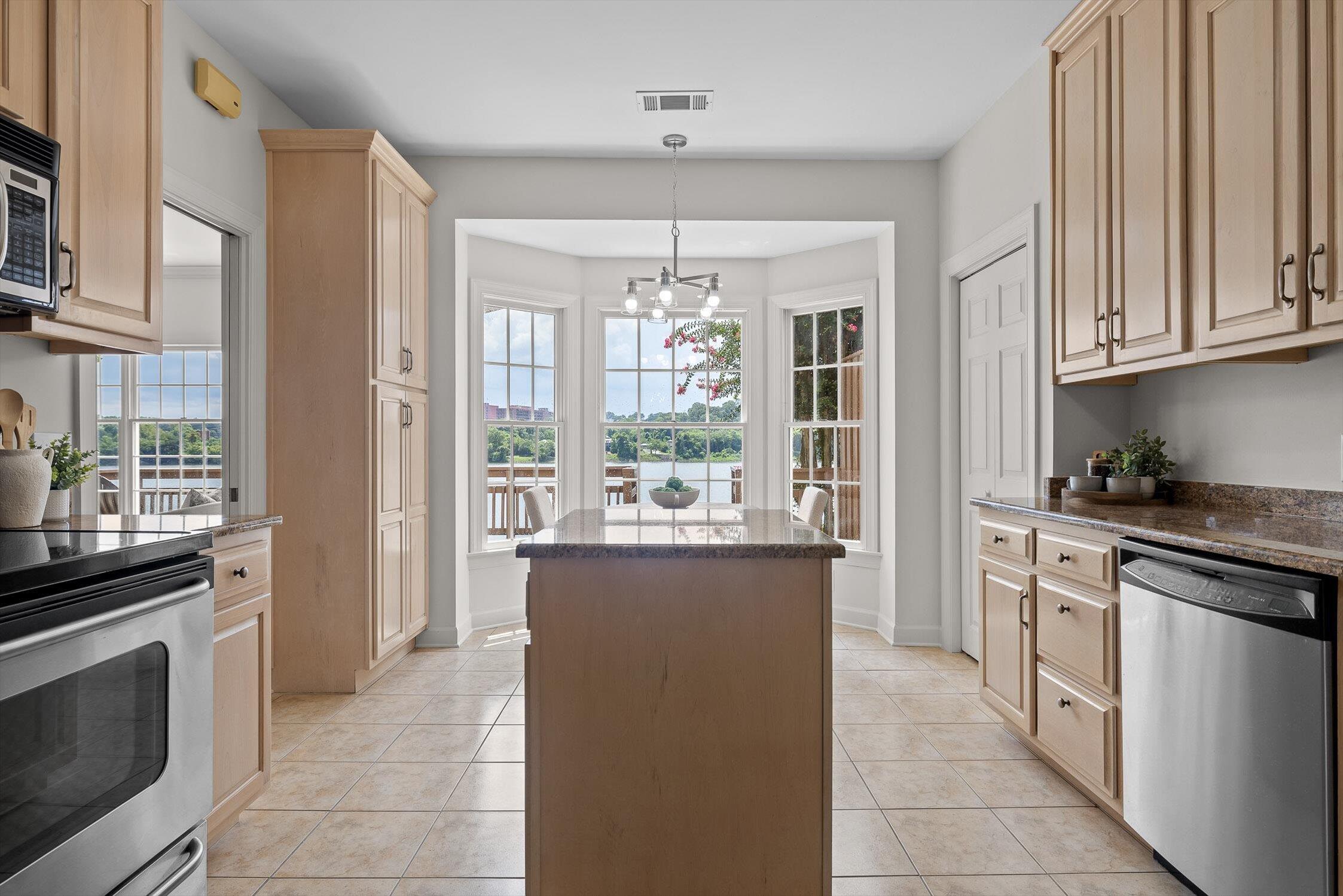 1118 Constitution Drive