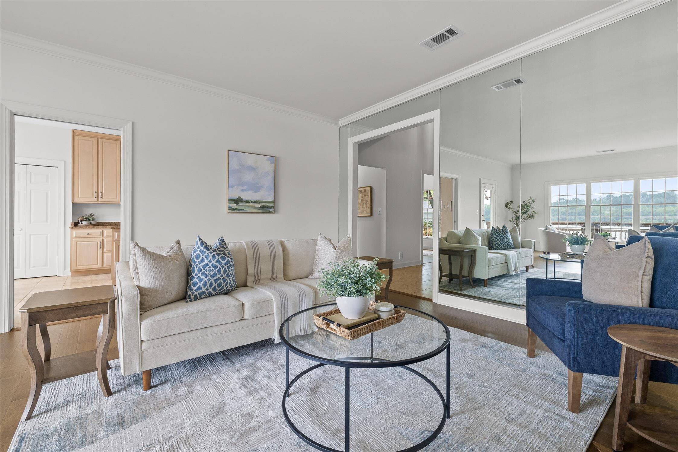 1118 Constitution Drive