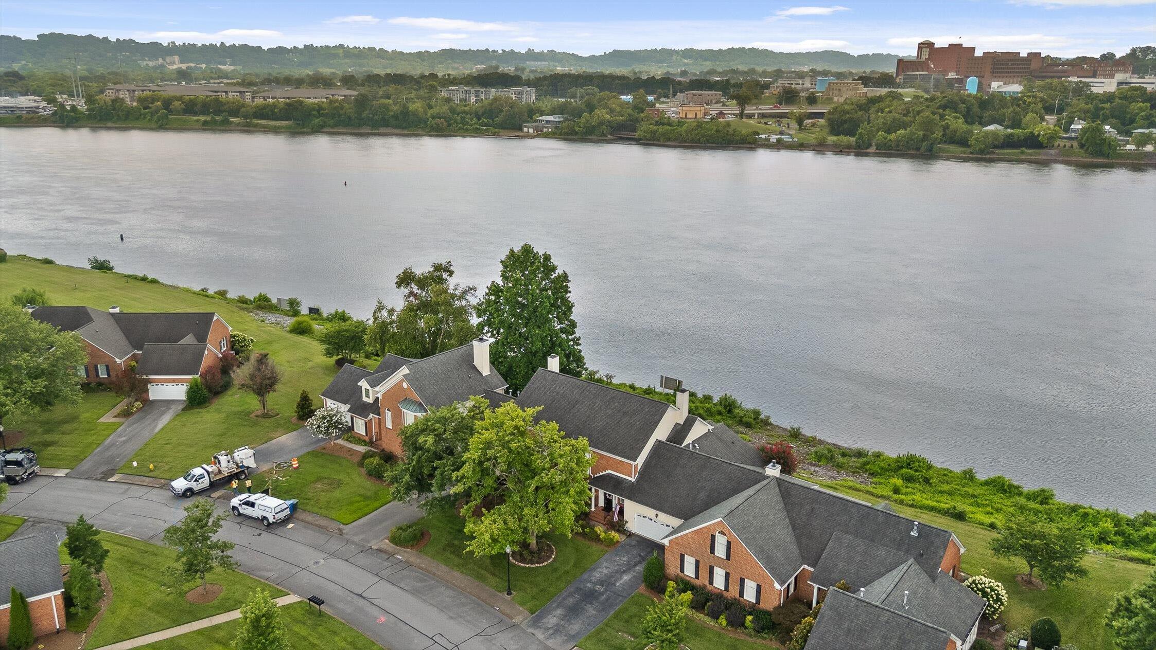 1118 Constitution Drive