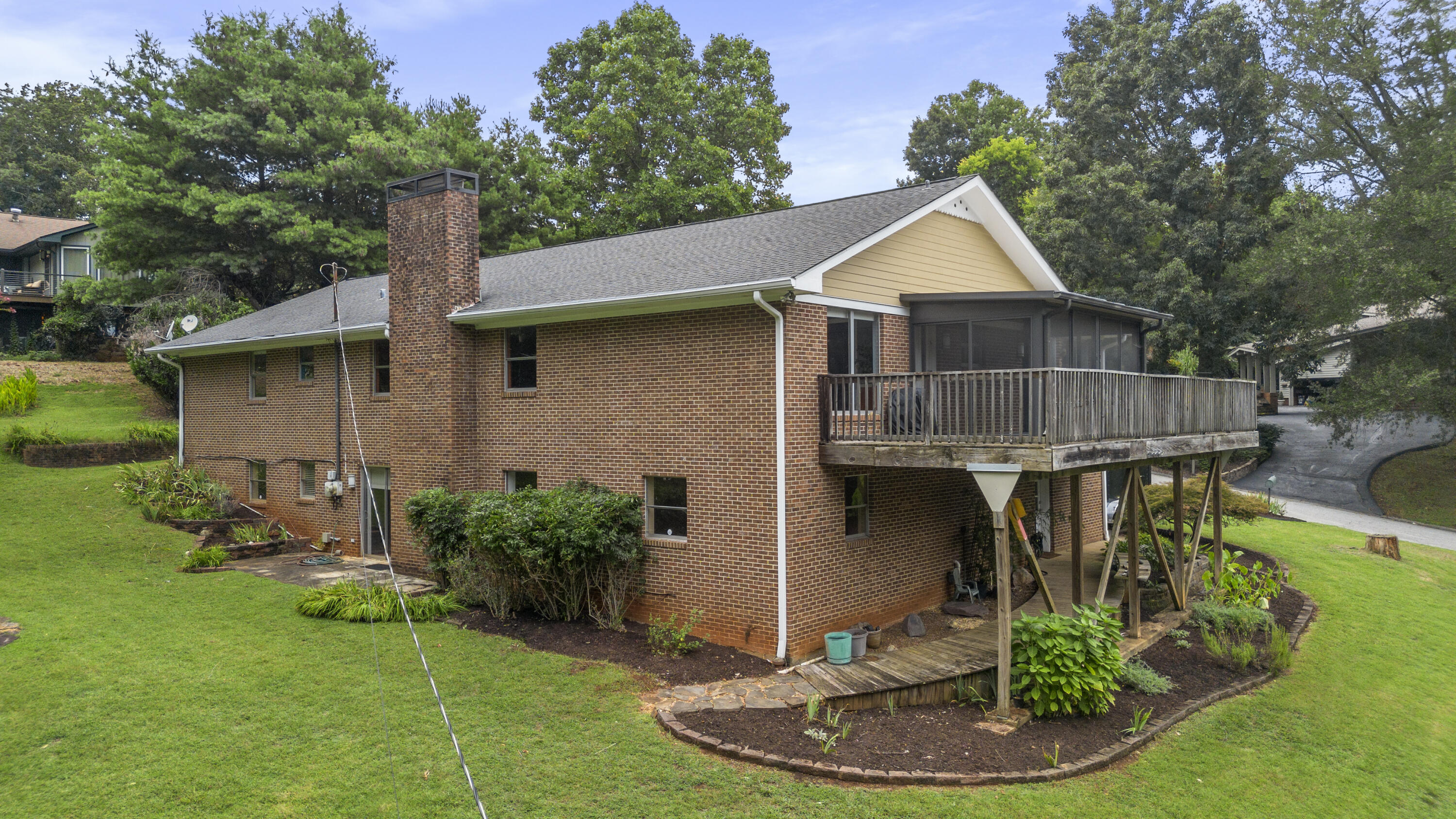 5823 N Park Road