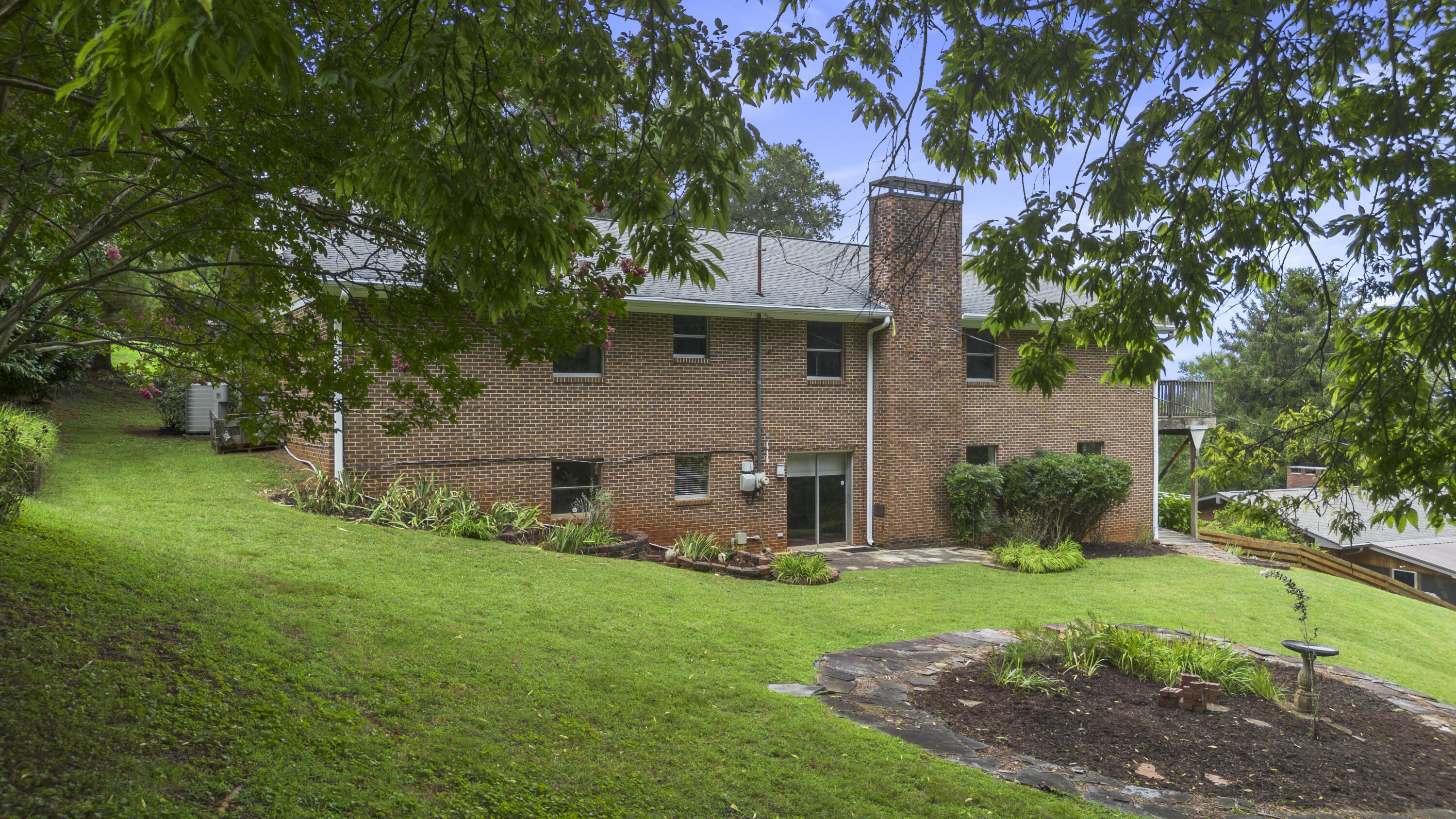 5823 N Park Road