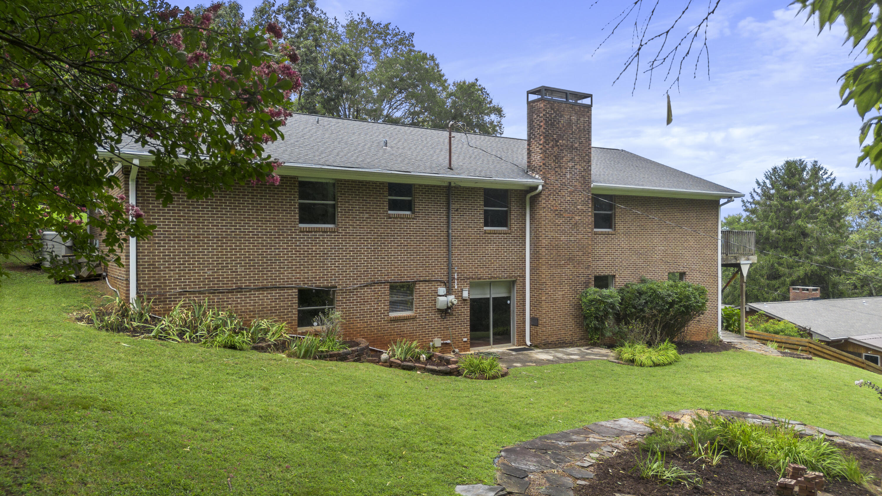 5823 N Park Road