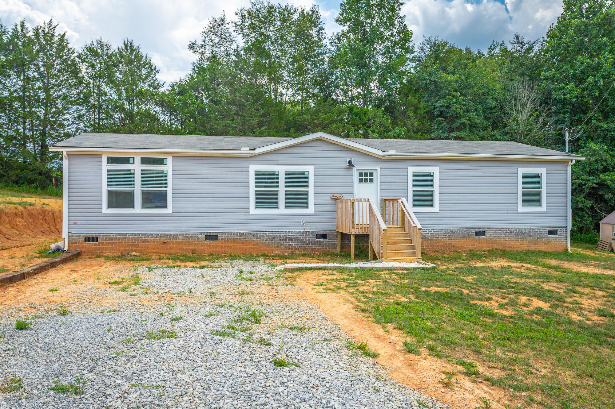 86 Agnes Lane