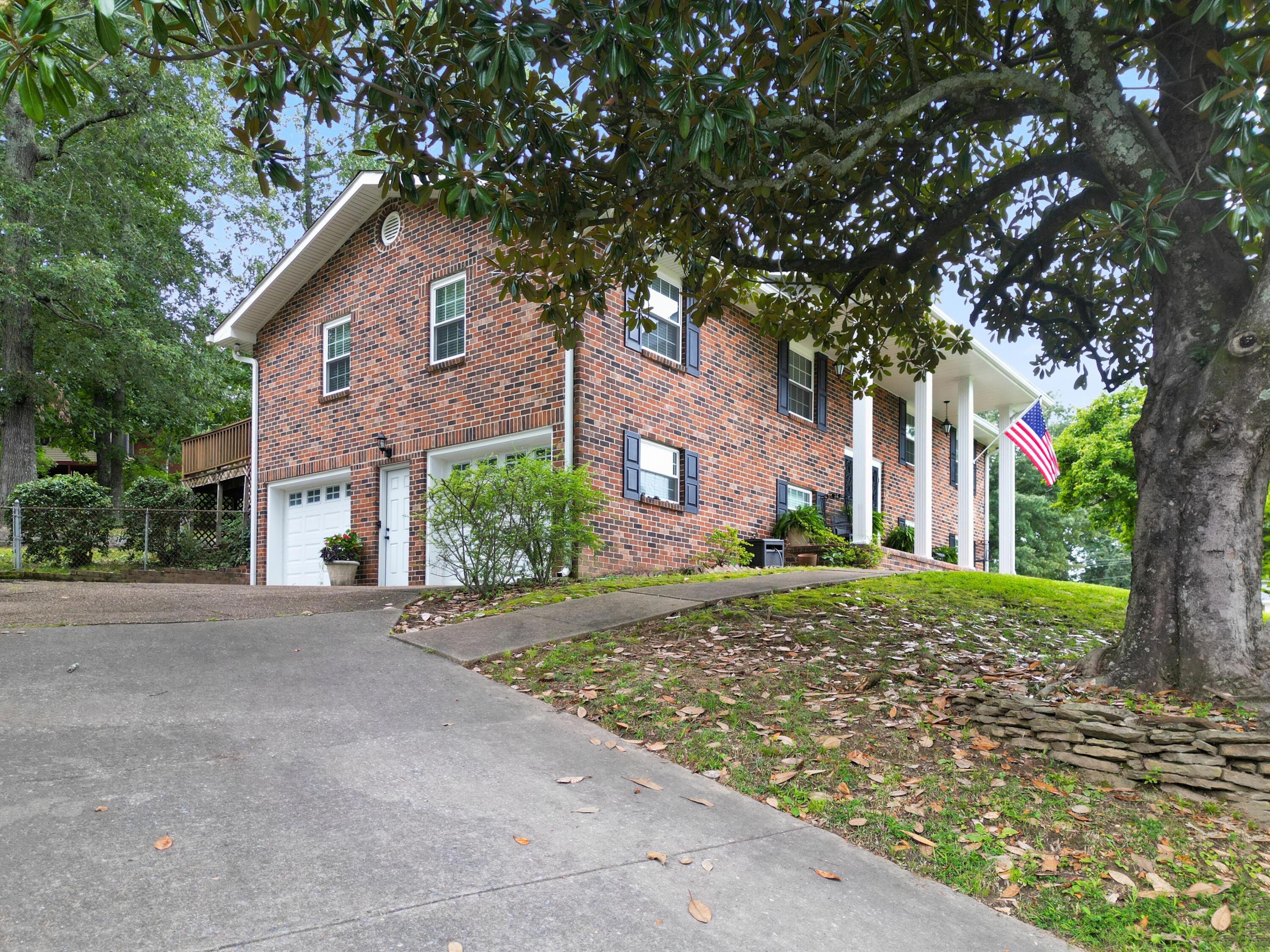 3900 N Mission Oaks Drive