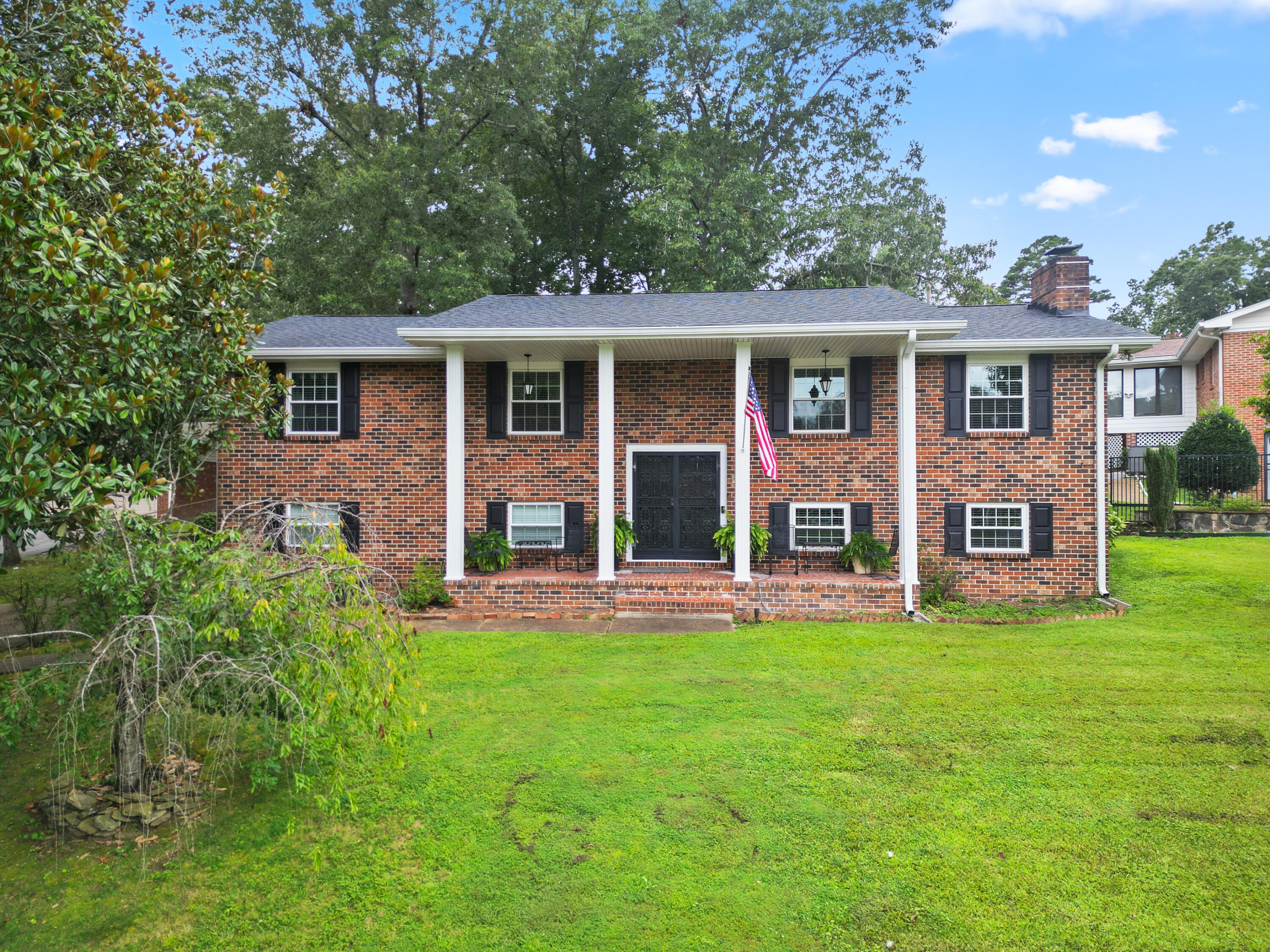 3900 N Mission Oaks Drive