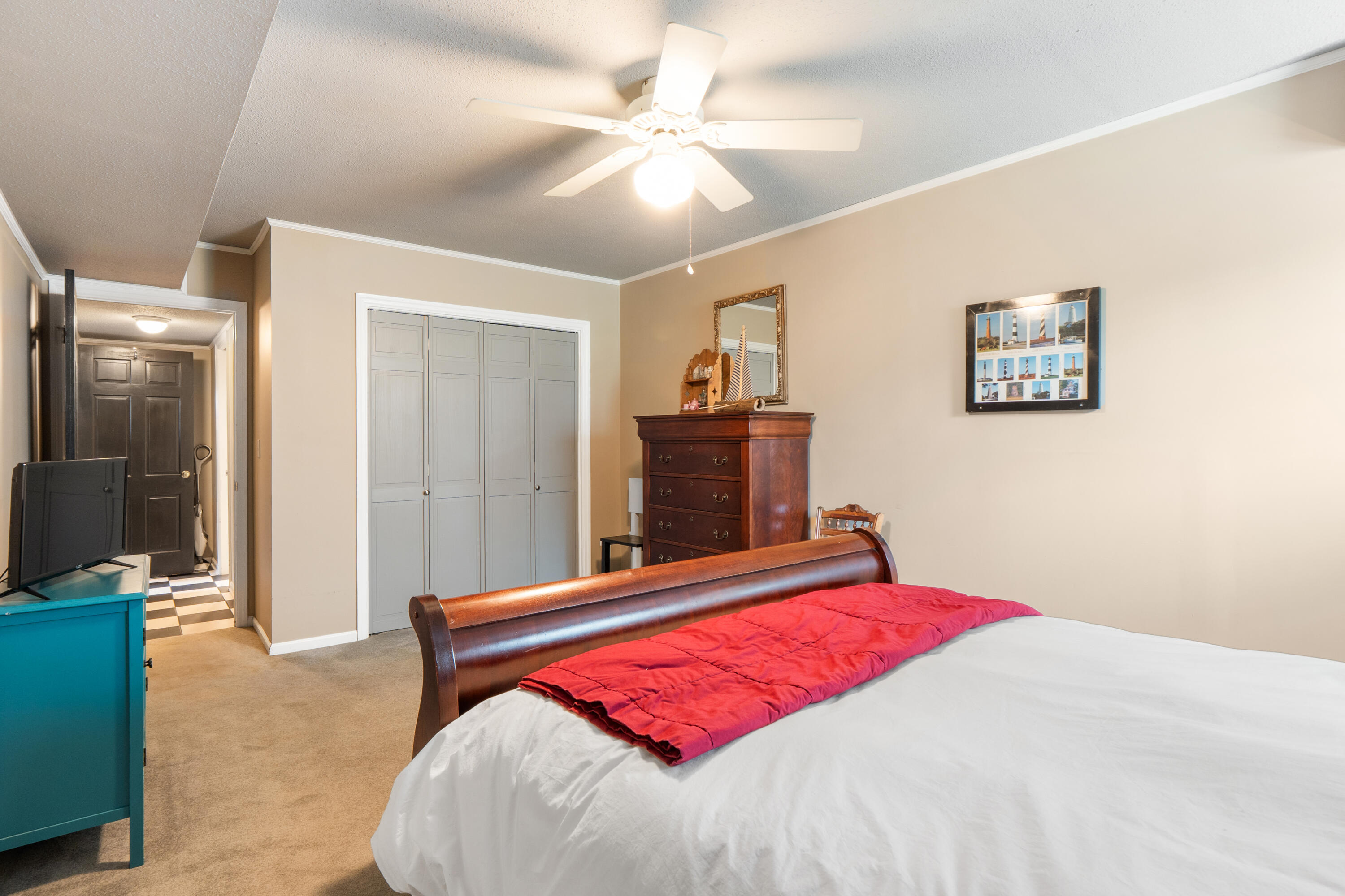 3900 N Mission Oaks Drive