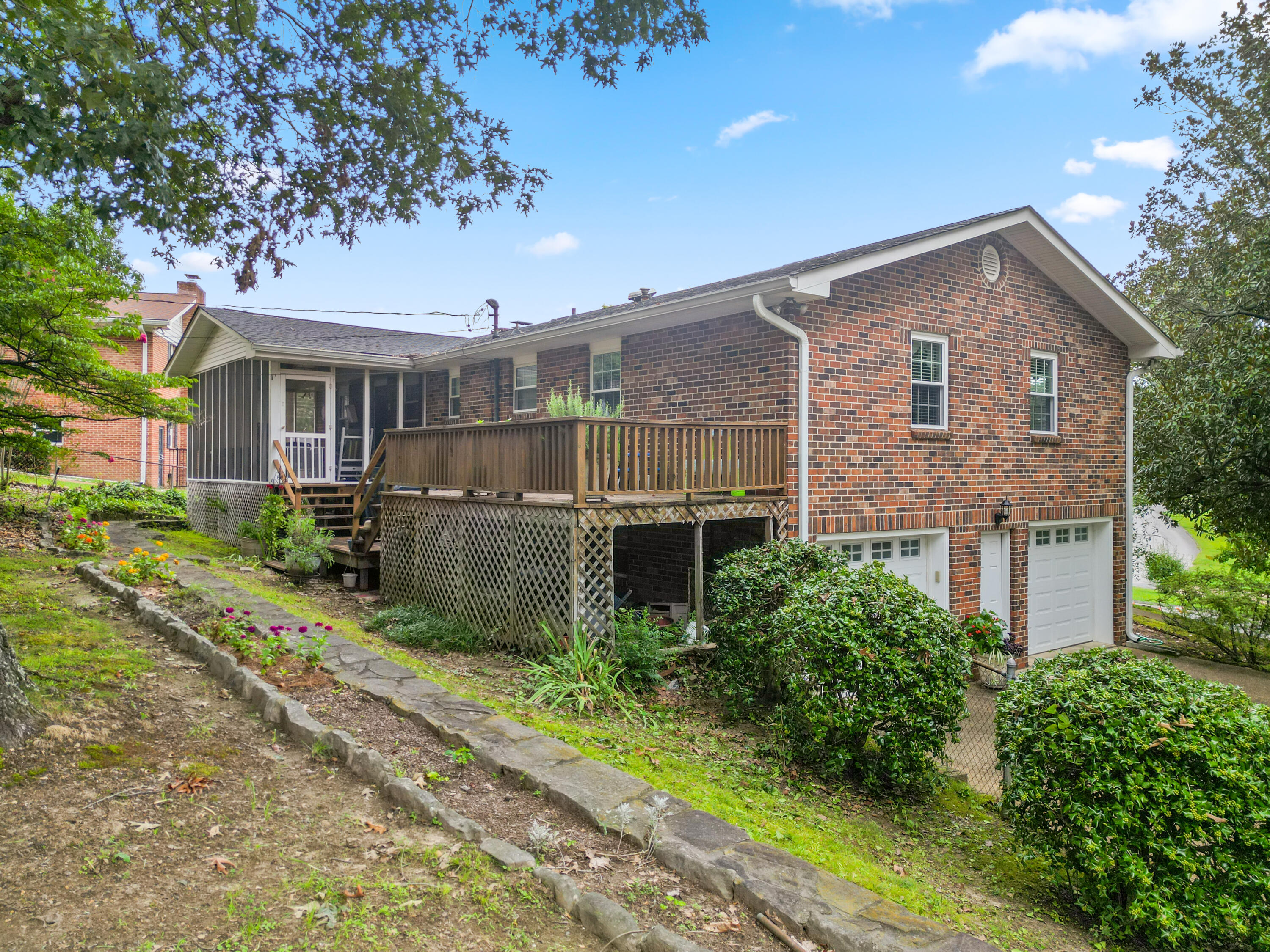 3900 N Mission Oaks Drive