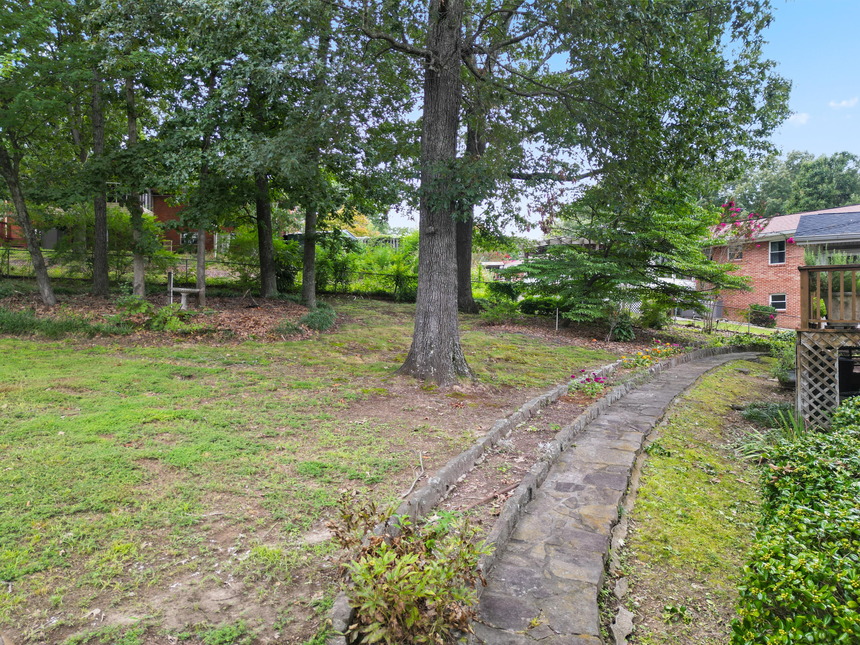 3900 N Mission Oaks Drive