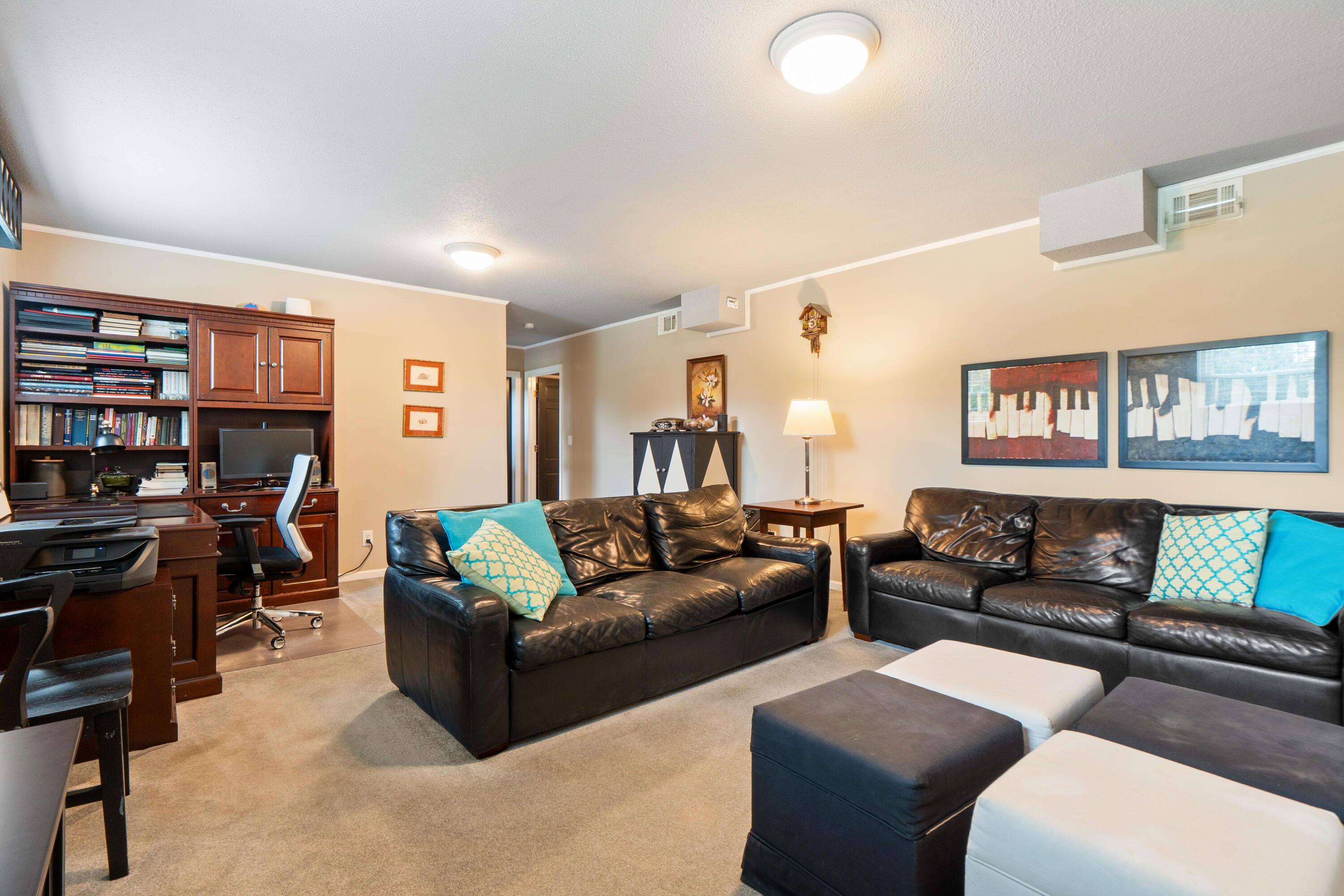 3900 N Mission Oaks Drive