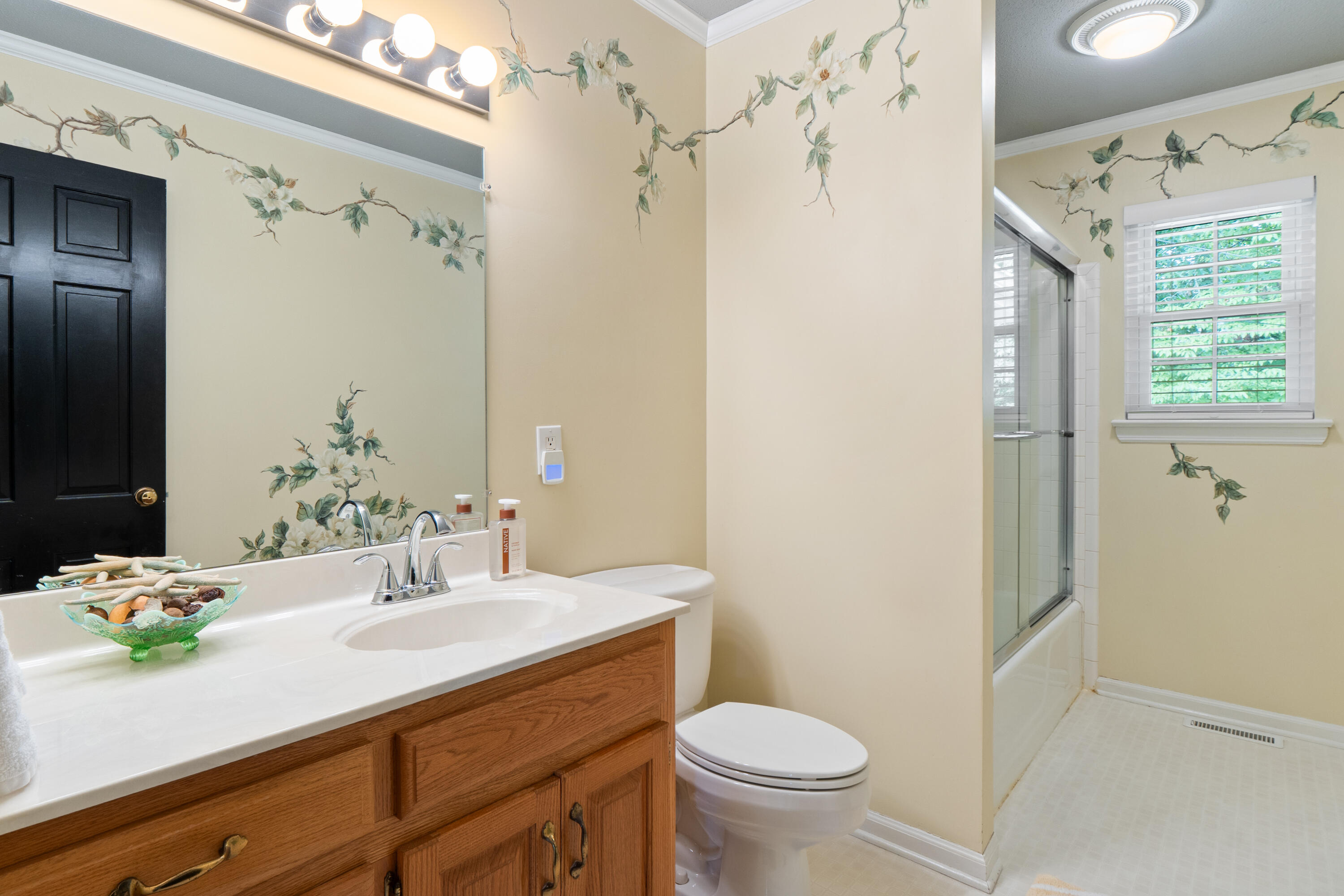 3900 N Mission Oaks Drive