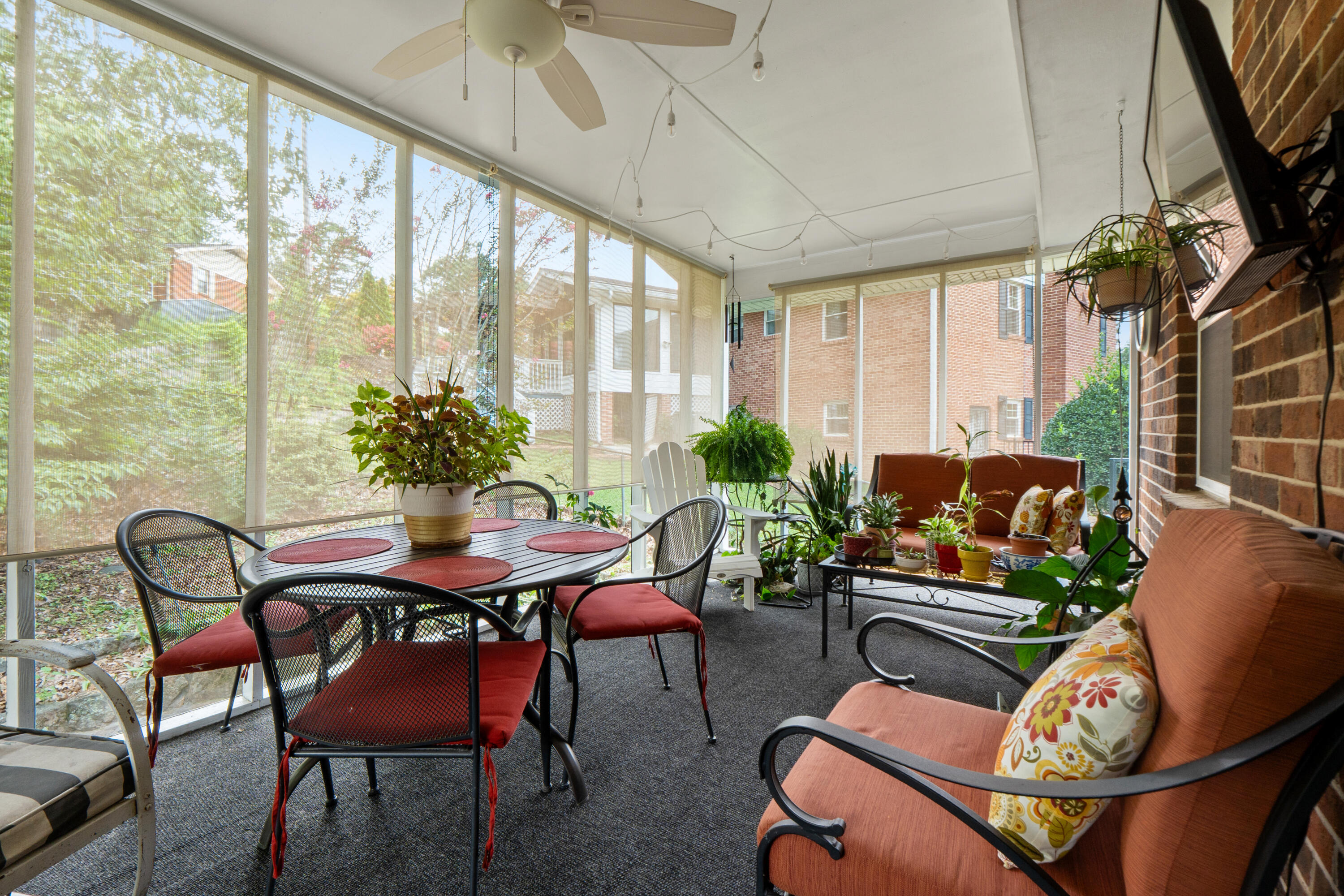 3900 N Mission Oaks Drive