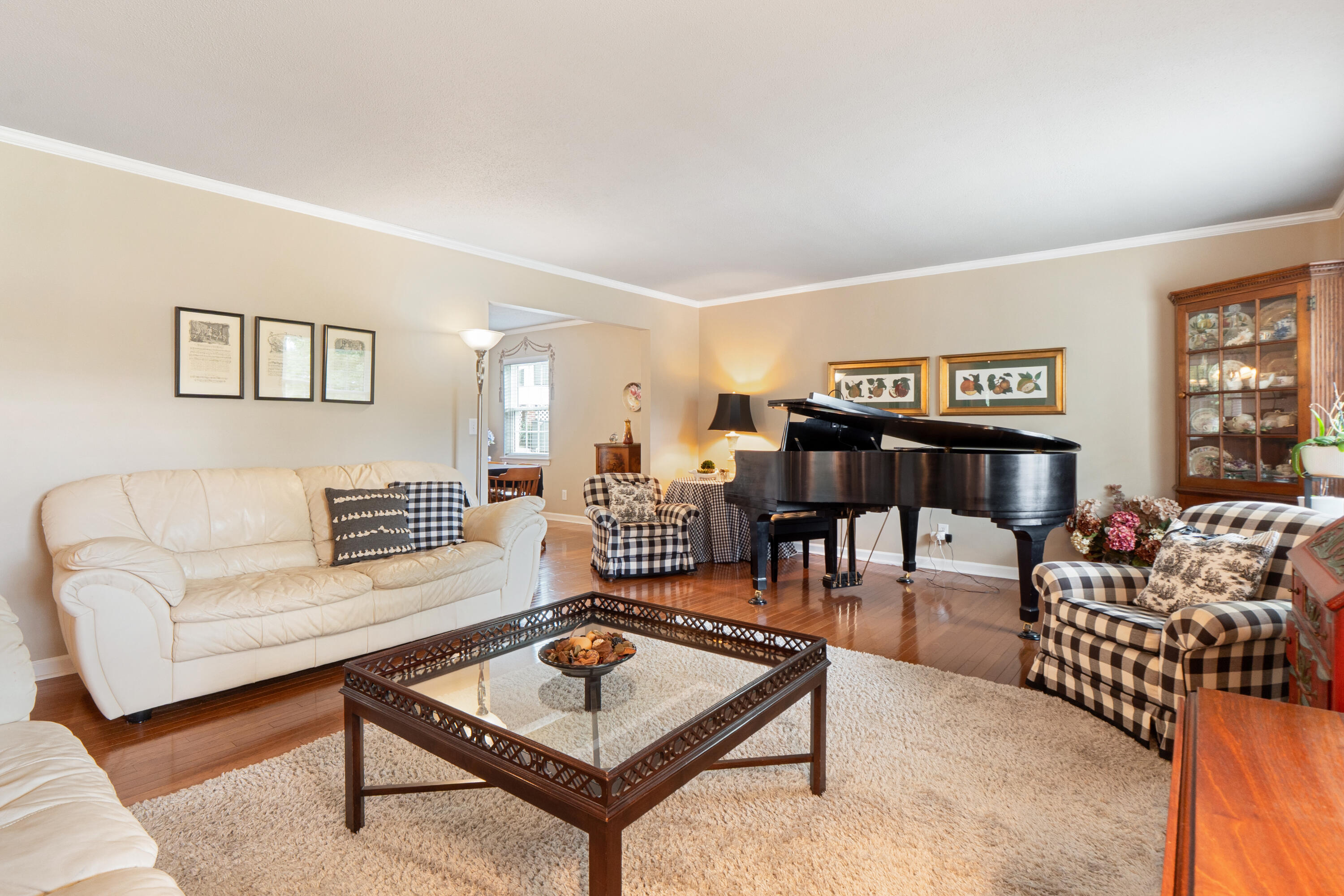 3900 N Mission Oaks Drive