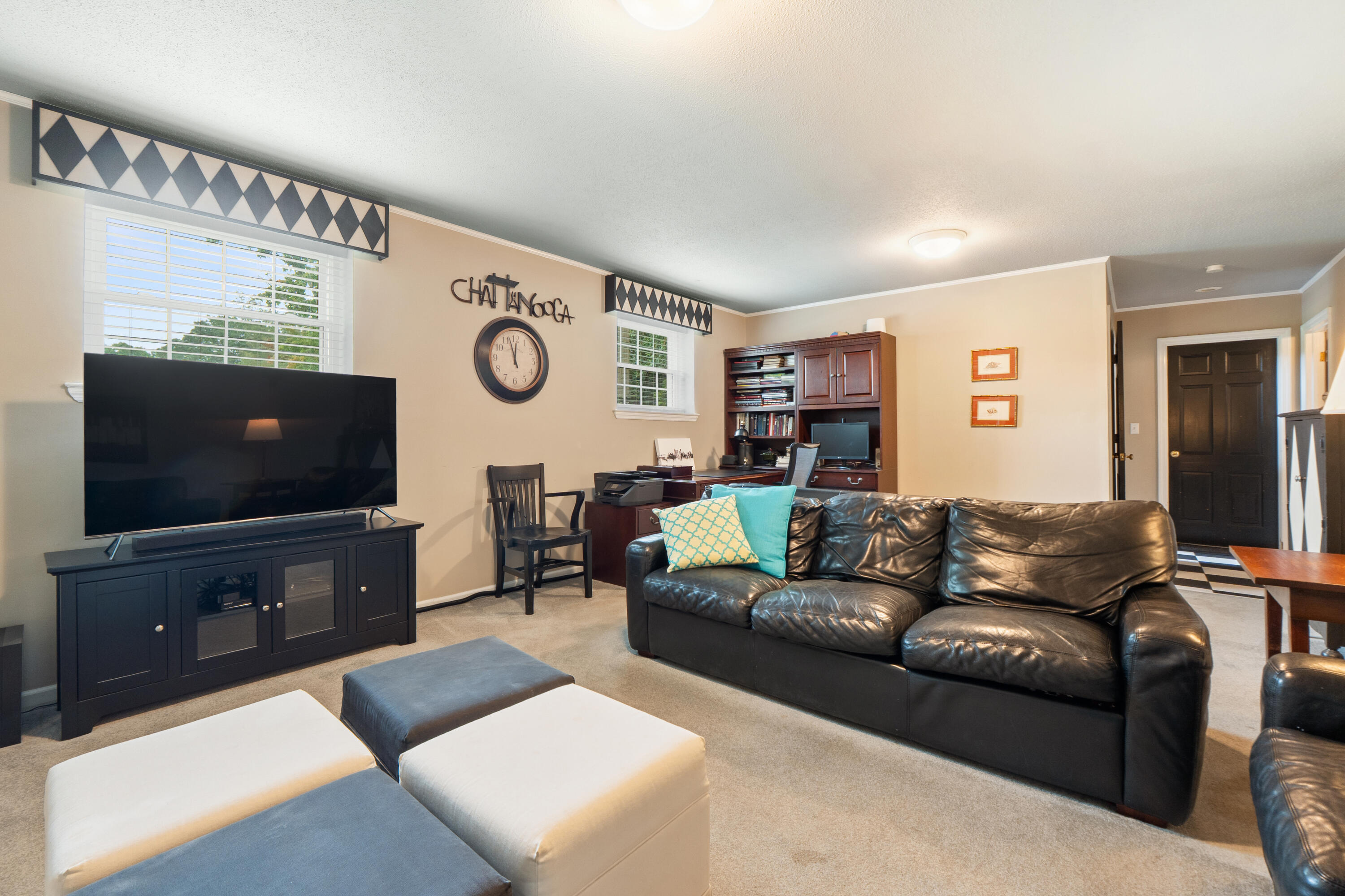 3900 N Mission Oaks Drive