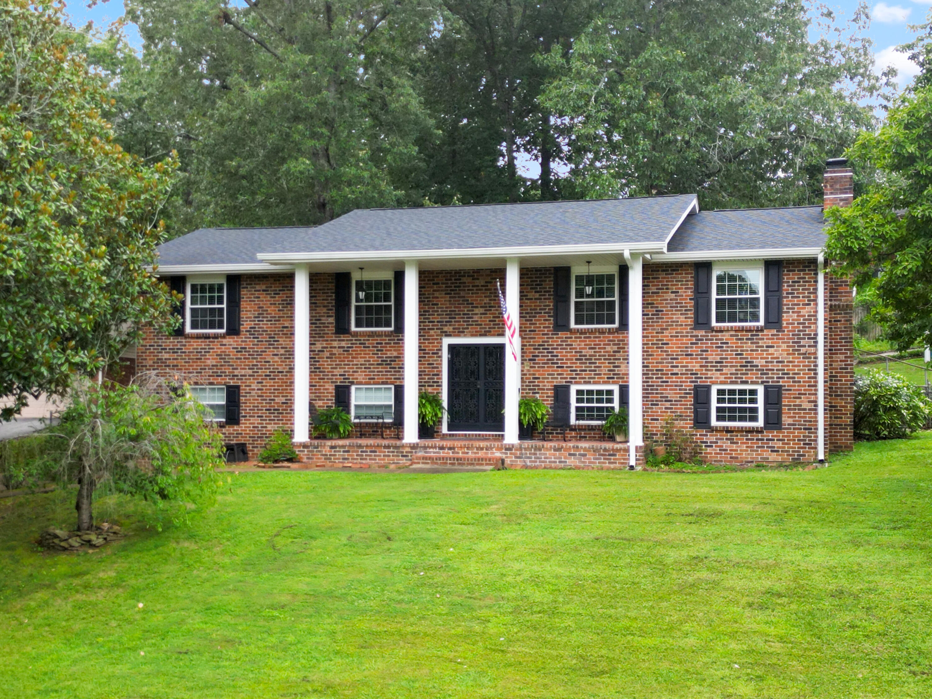 3900 N Mission Oaks Drive