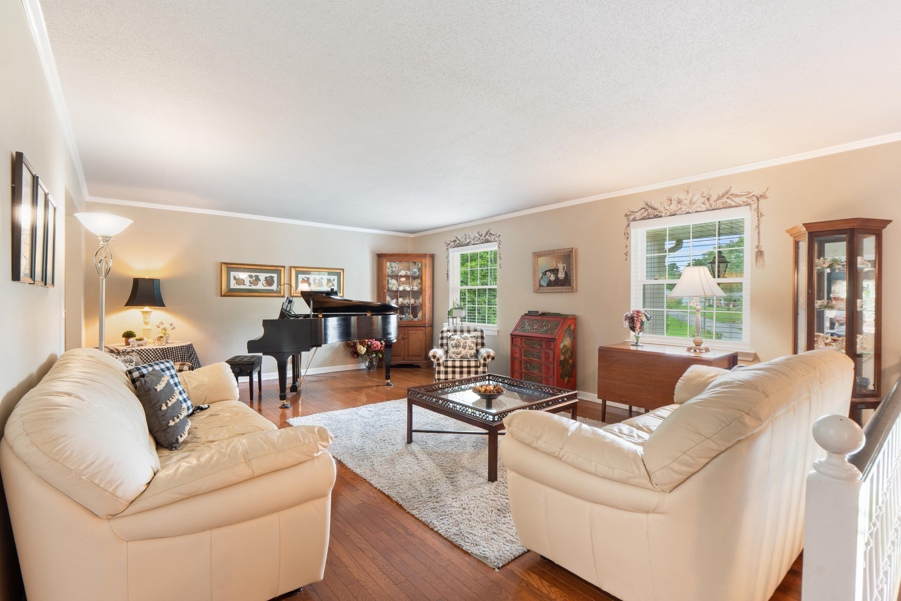 3900 N Mission Oaks Drive