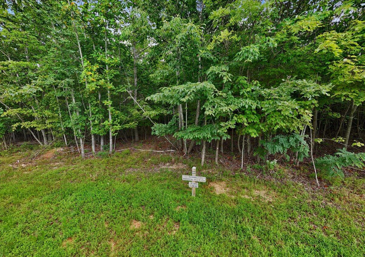 200 Whiskey Way, Jf395