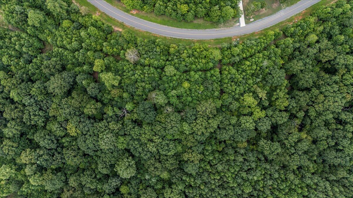 200 Whiskey Way, Jf395